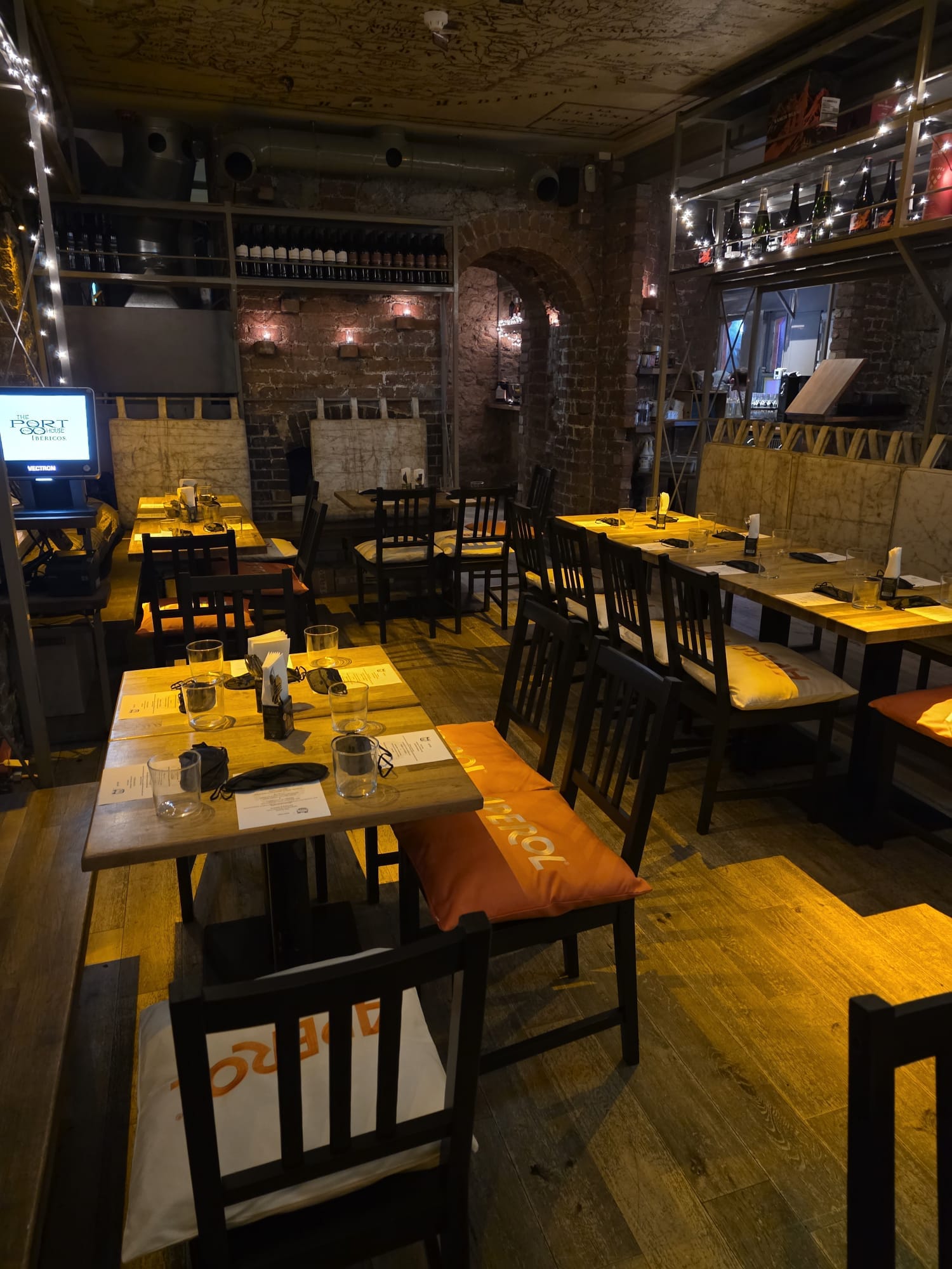 Port House Ibericos  1