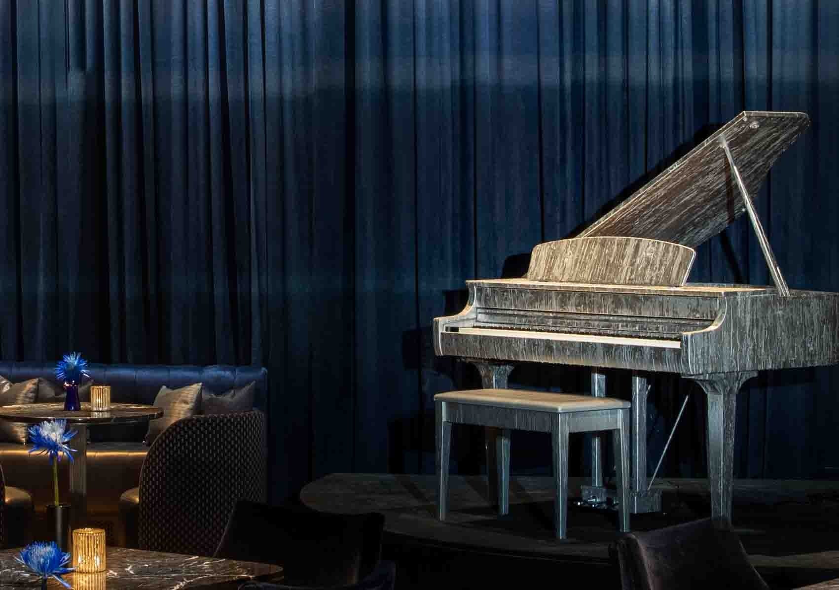 Silver Lining Lounge 4