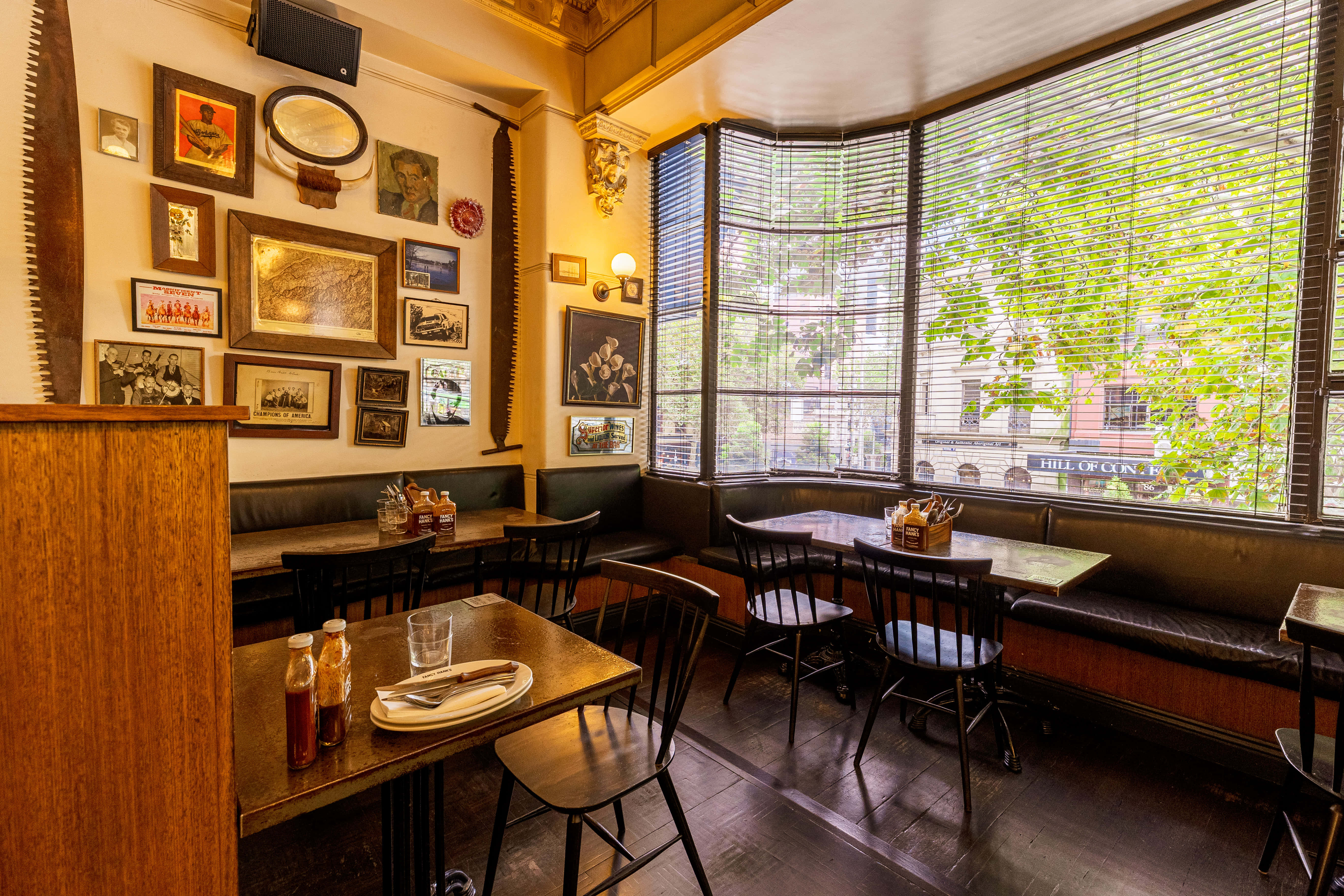 Low Tables | 10-45 guests 3