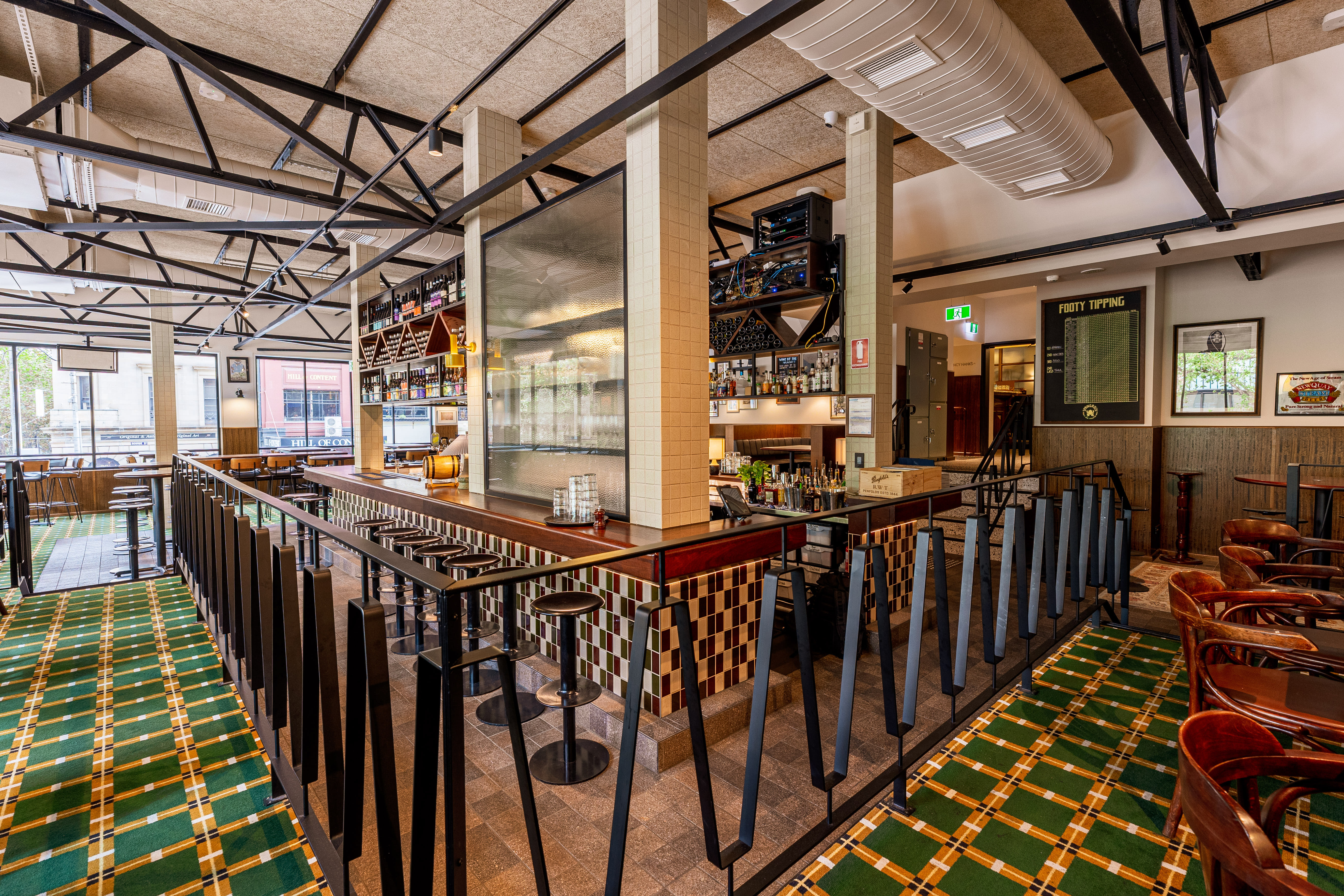 Platform Seated Dining | up to 30 Guests 1