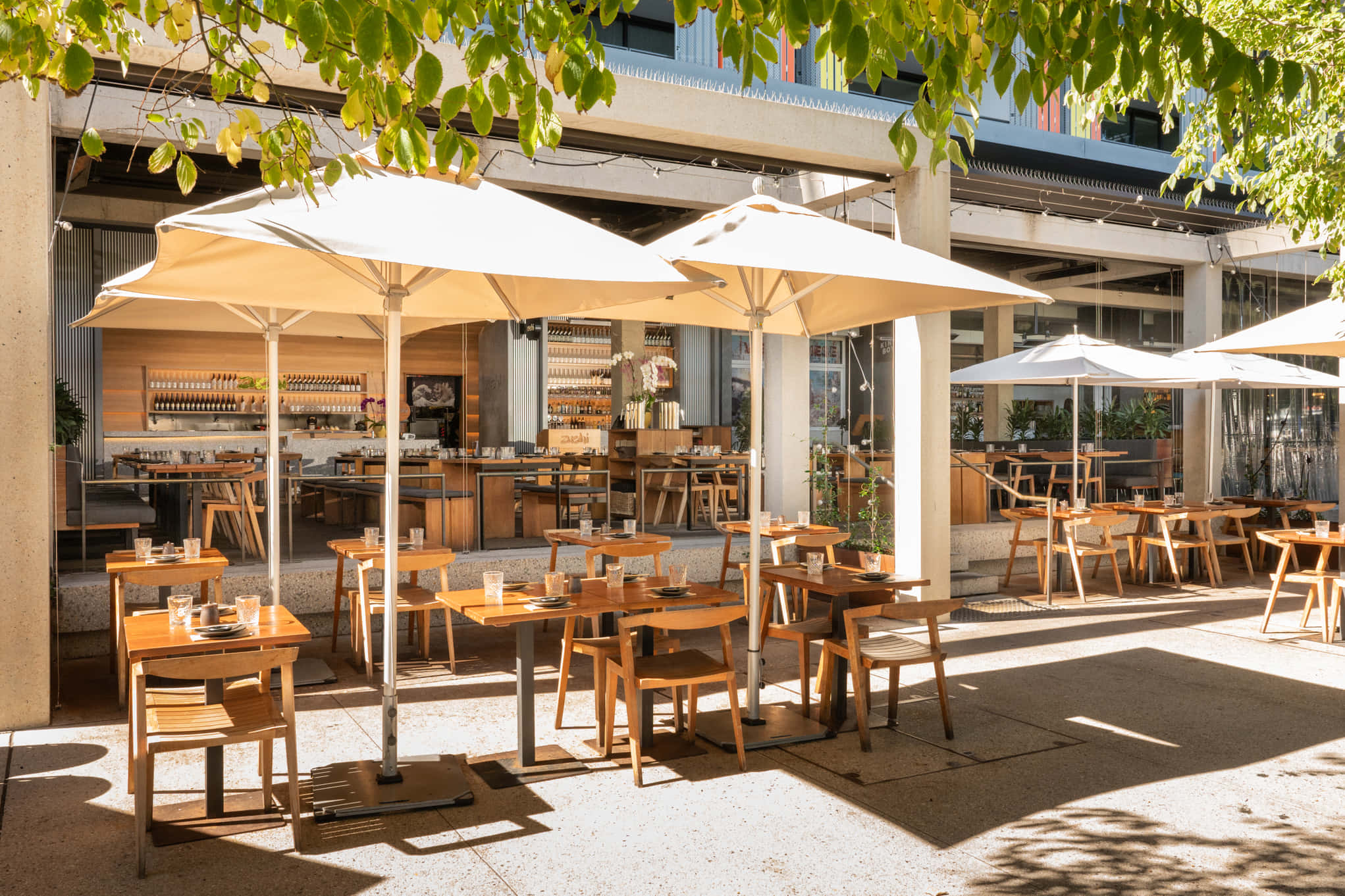 Waterfront dining 0