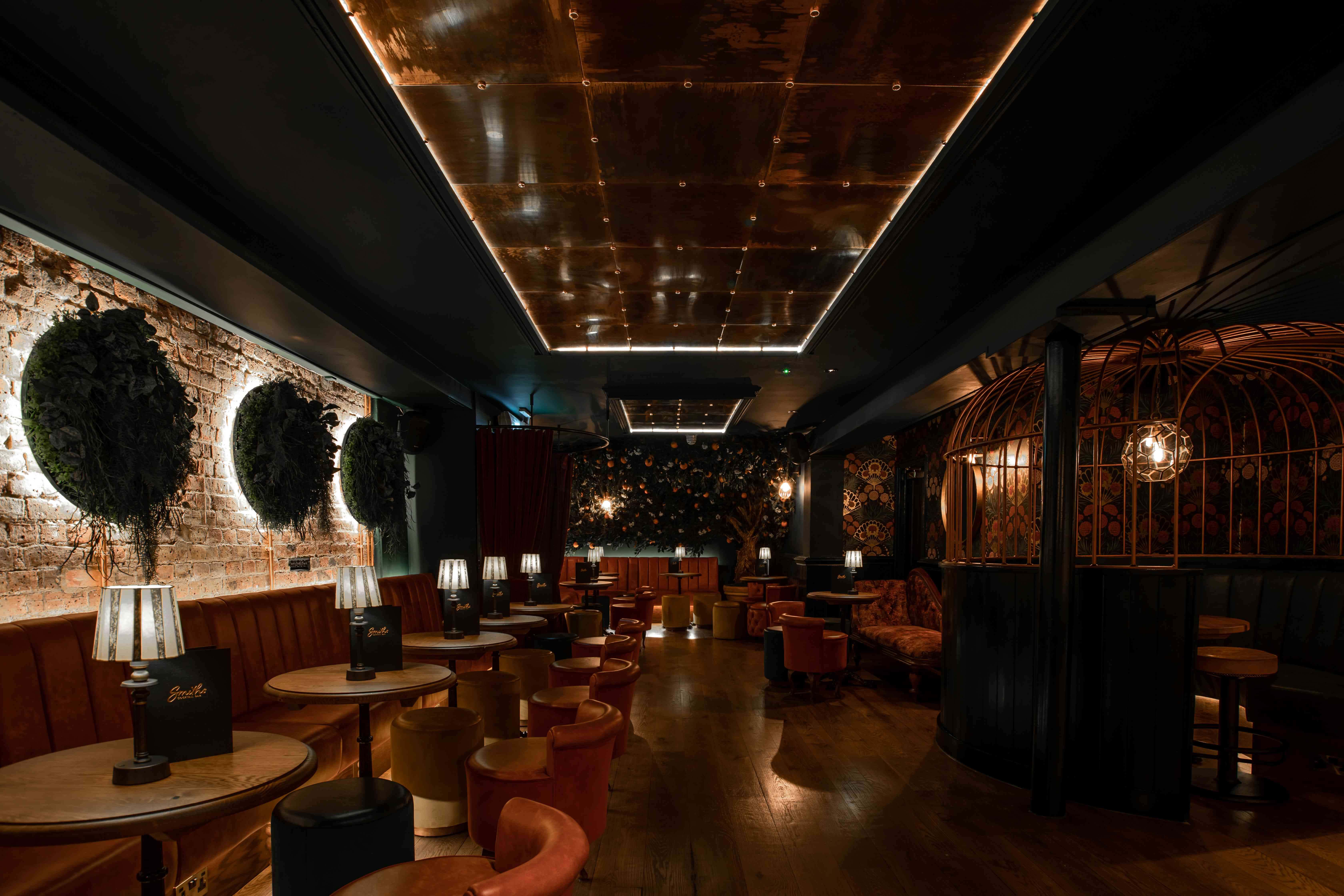 Smith's cocktail bar 0