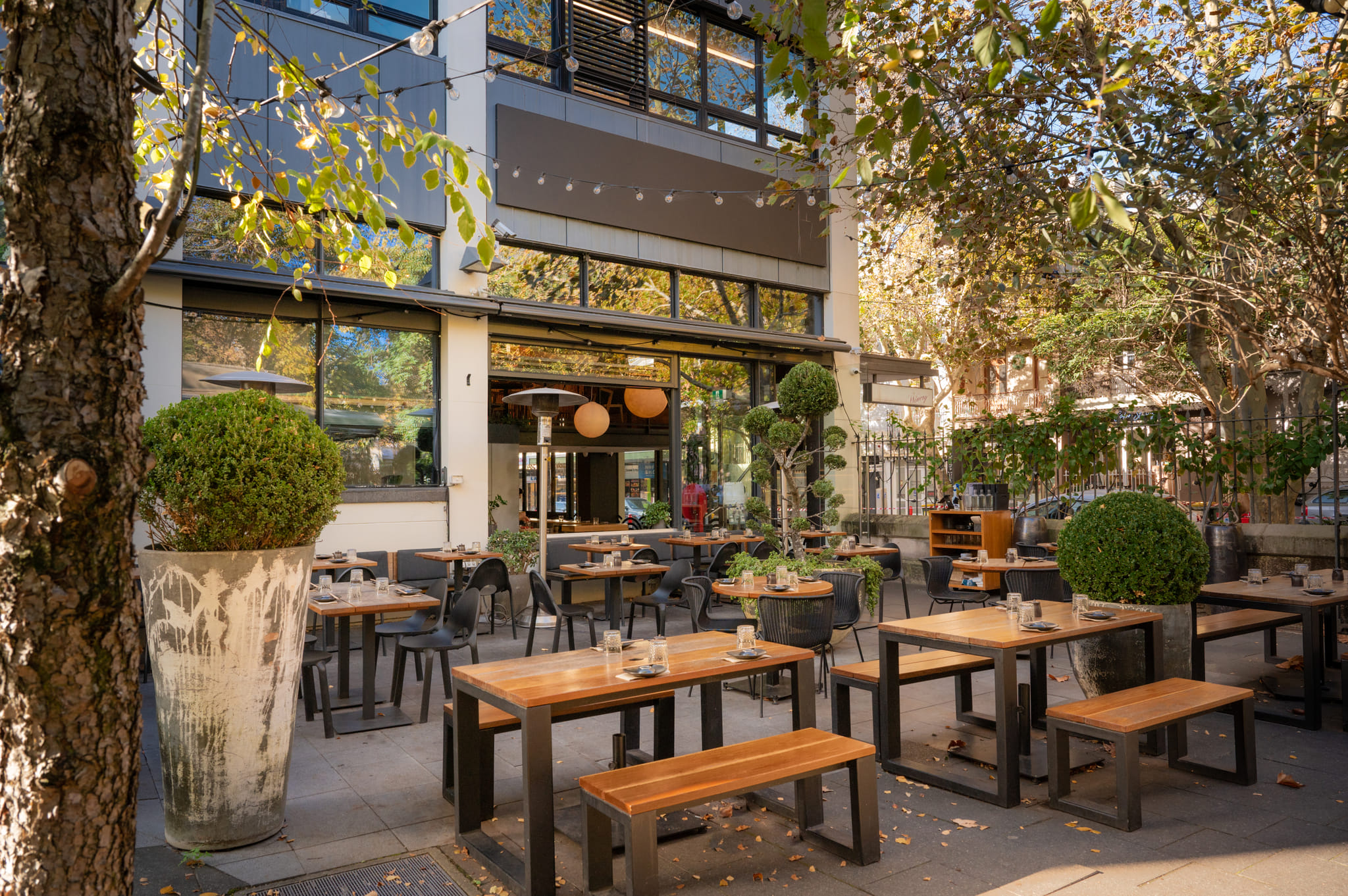 Outdoor courtyard dining area 2