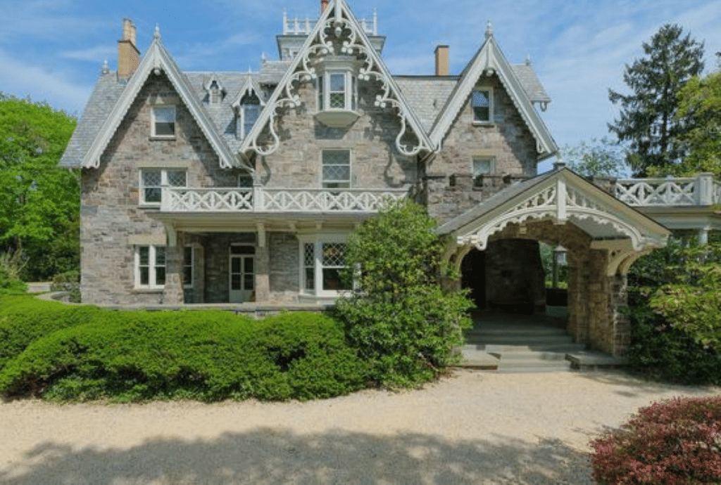 Gilded Age Mansion 15 minutes from NYC 15