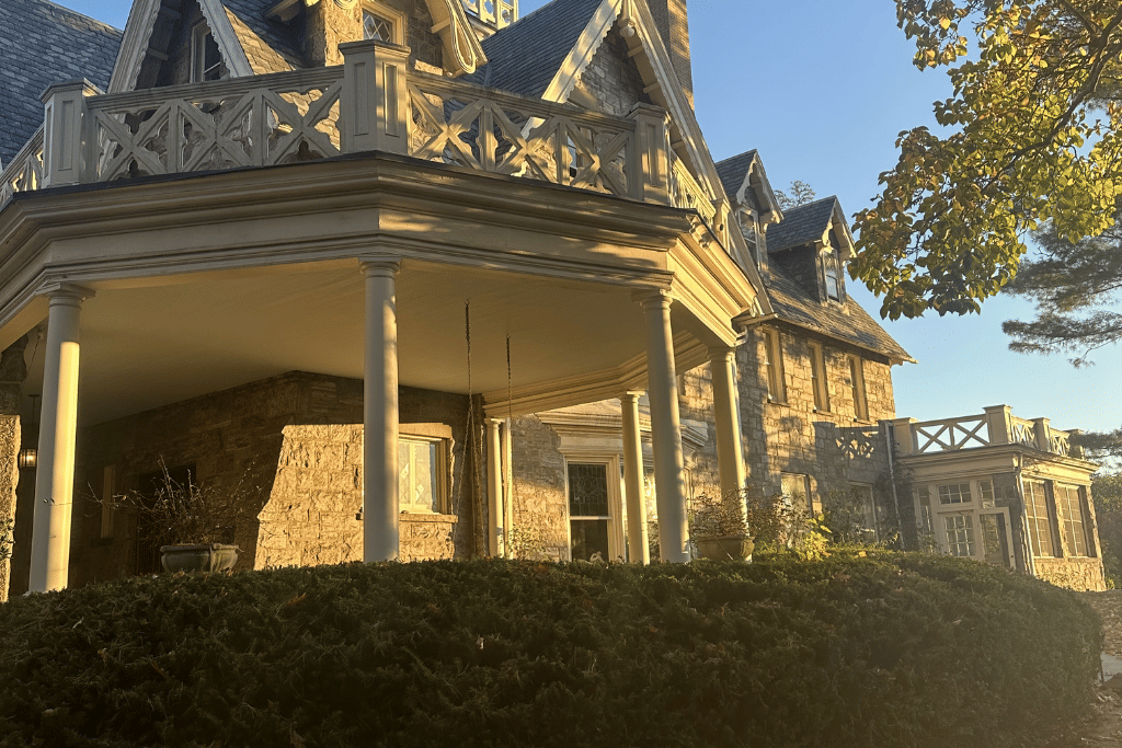 Gilded Age Mansion 15 minutes from NYC 8