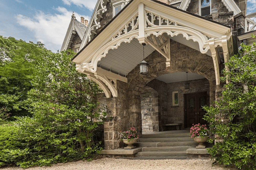 Gilded Age Mansion 15 minutes from NYC 16