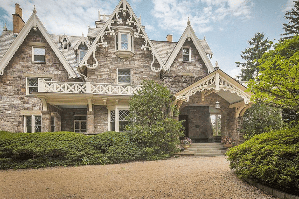 Gilded Age Mansion 15 minutes from NYC 18
