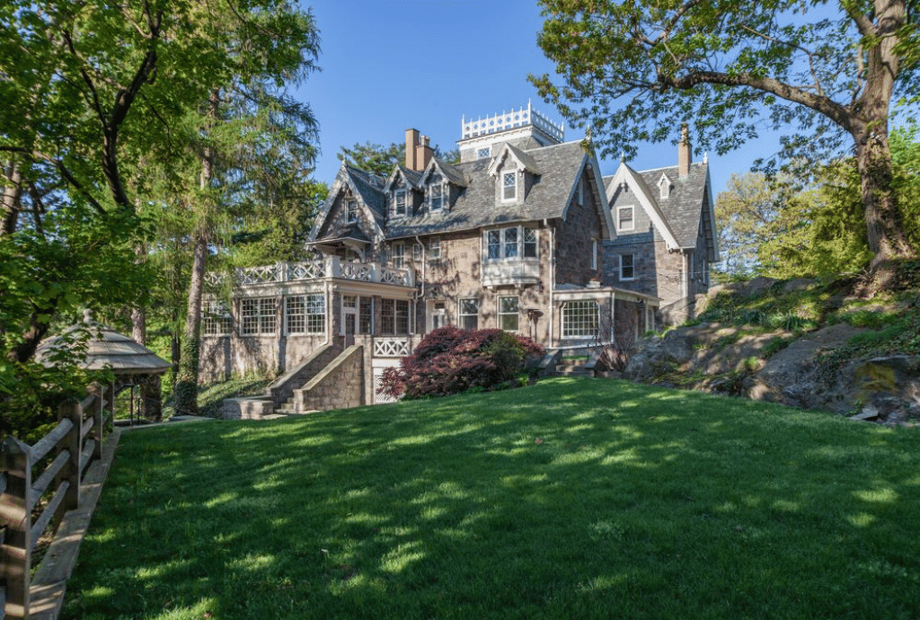Gilded Age Mansion 15 minutes from NYC 20