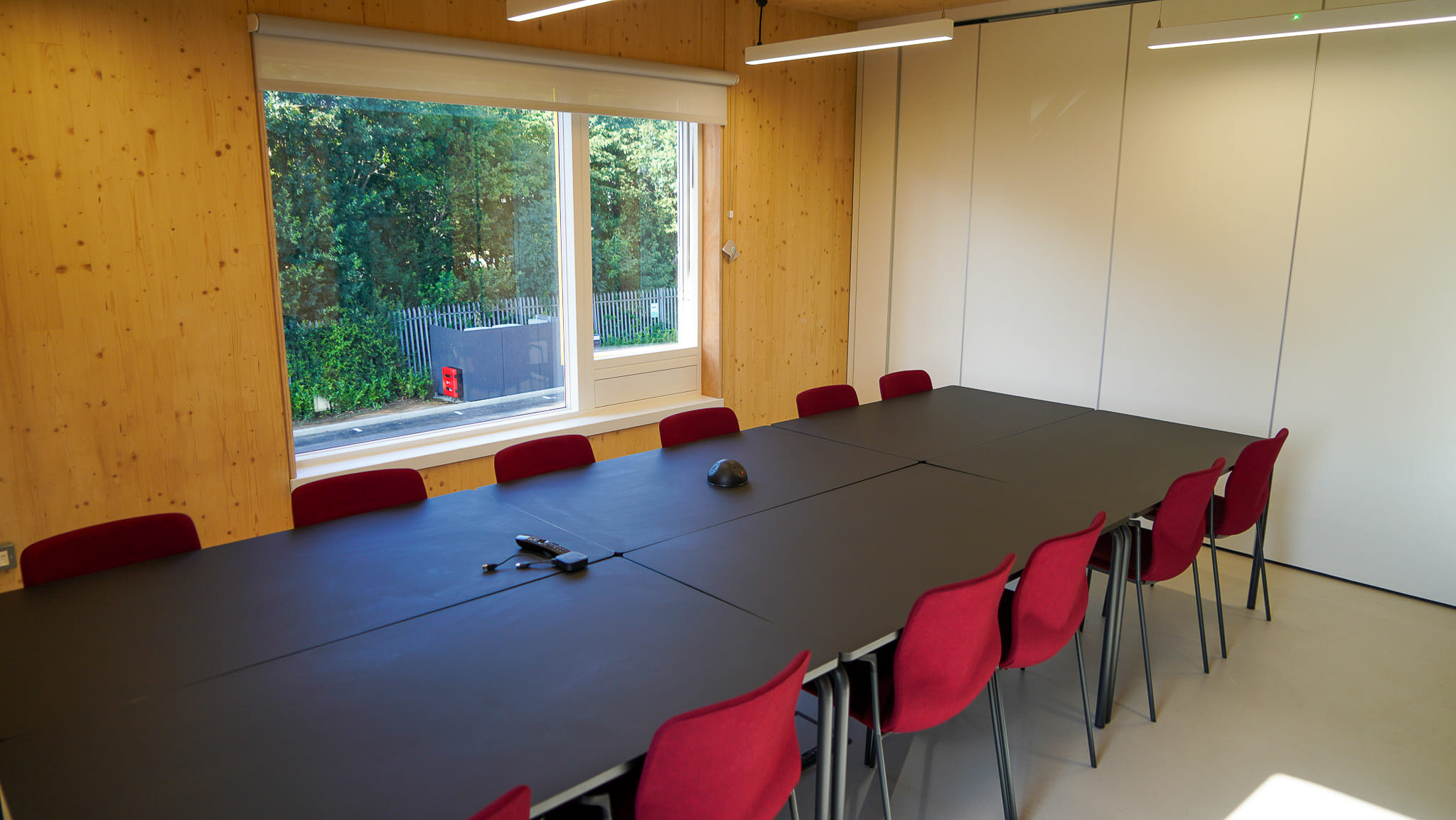 Ignite - Modern Meeting Room 2