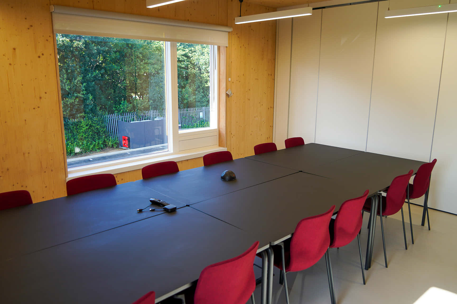Ignite - Modern Meeting Room 2
