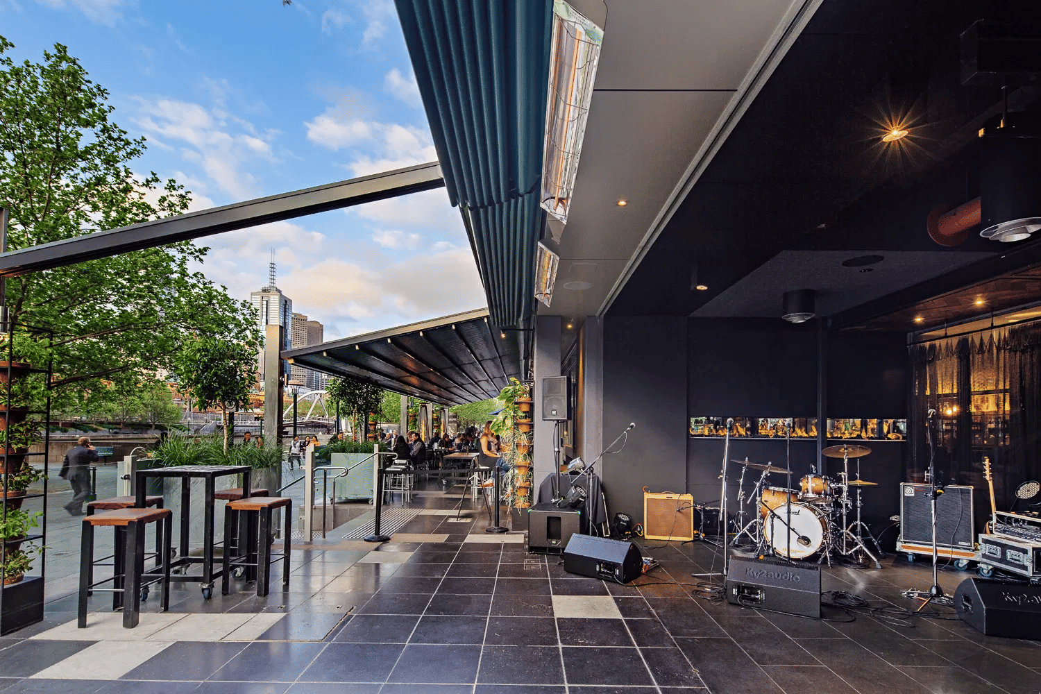 Exclusive Dining Room & Lounge 4