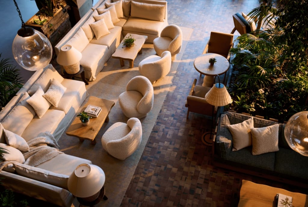 Crane Bar & Lounge 1