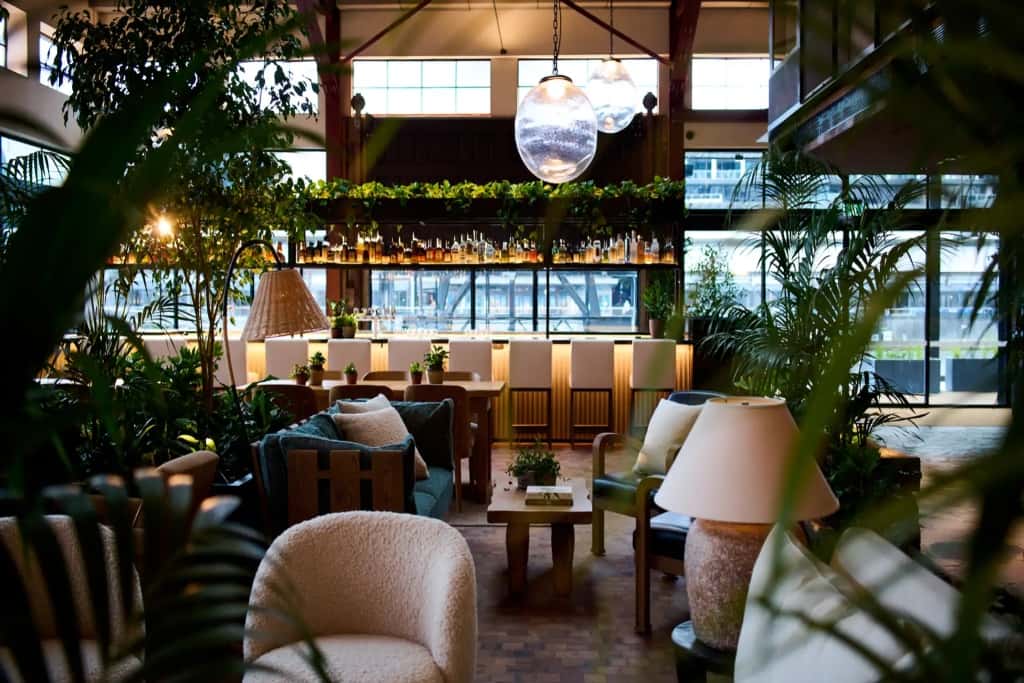 Crane Bar & Lounge 0