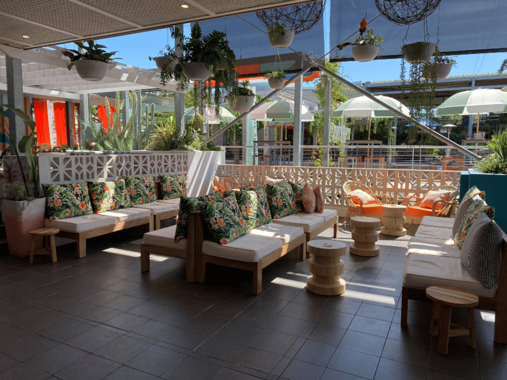 Sunset Lounges