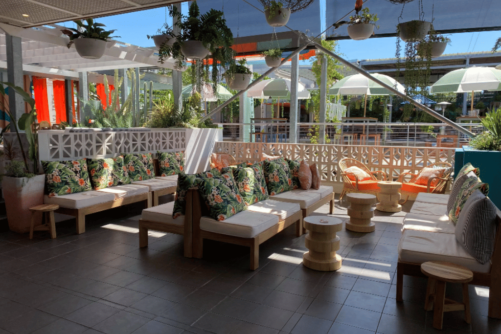 Sunset Bar 2