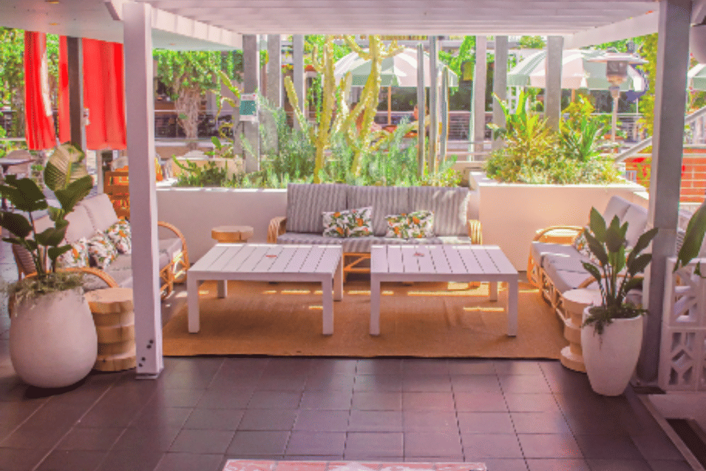 Cabana Lounge 2