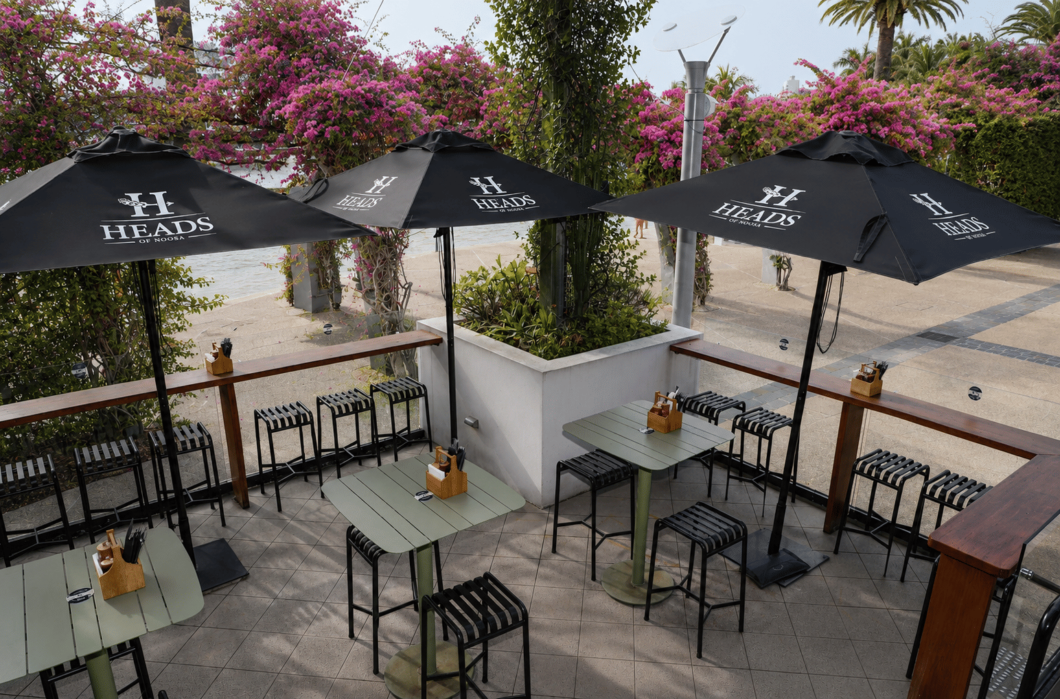 Sundeck  1