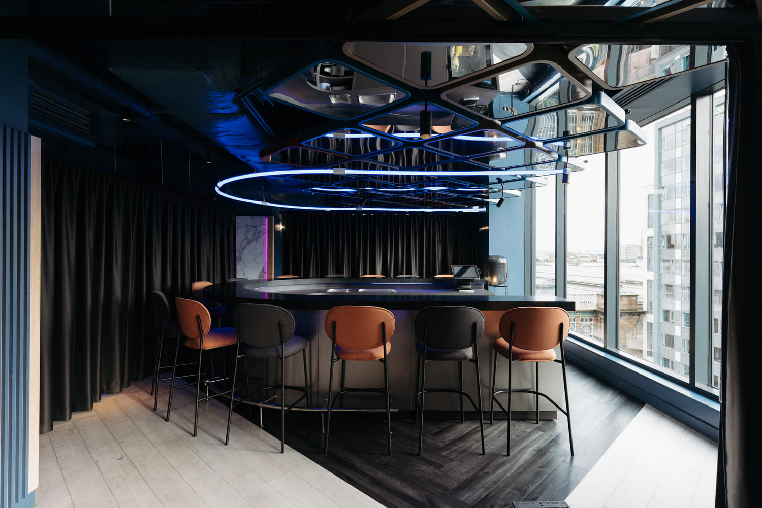 U-Bar 4