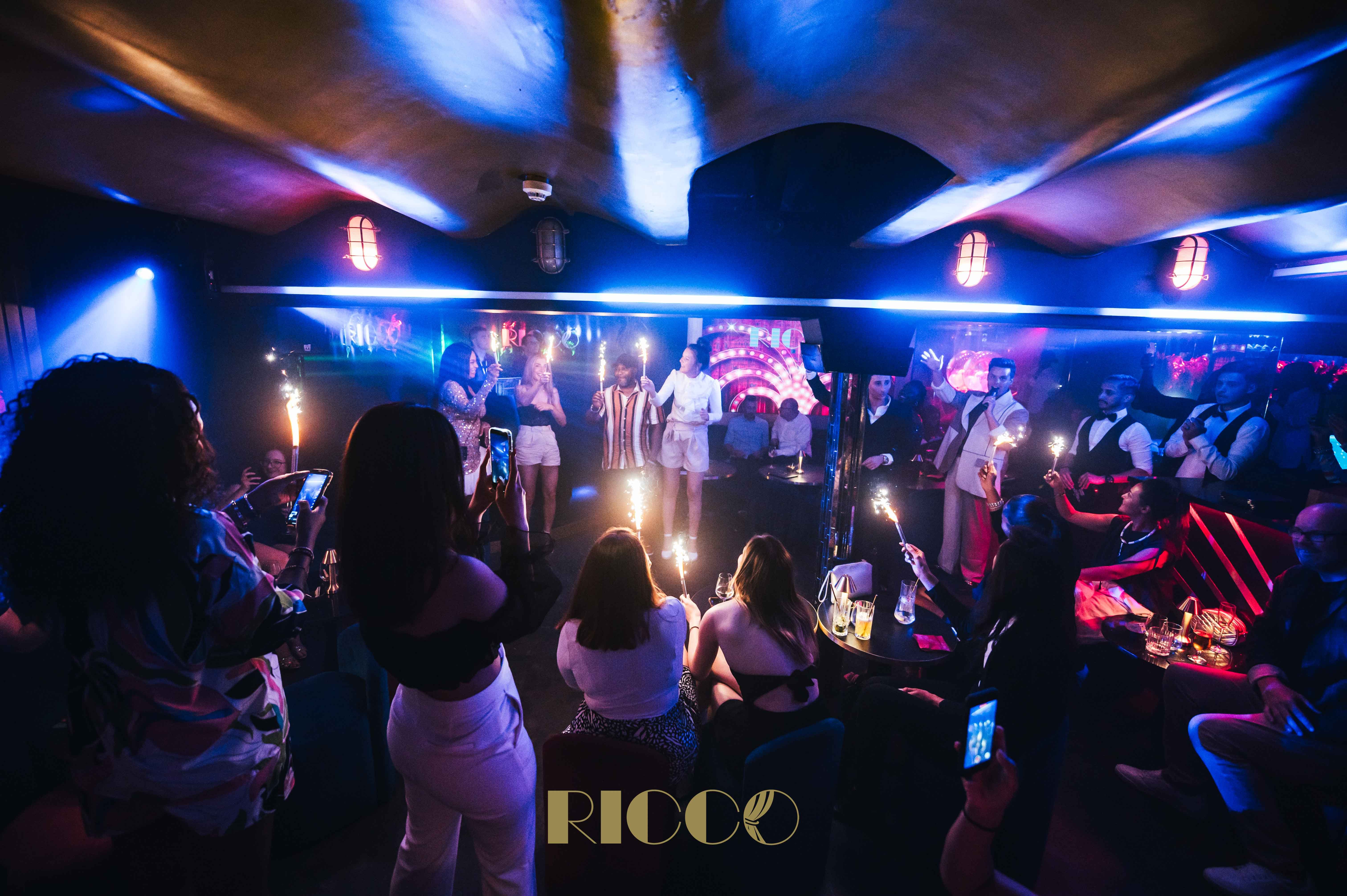 Restaurant & Lounge Group Bookings in Kensington 10