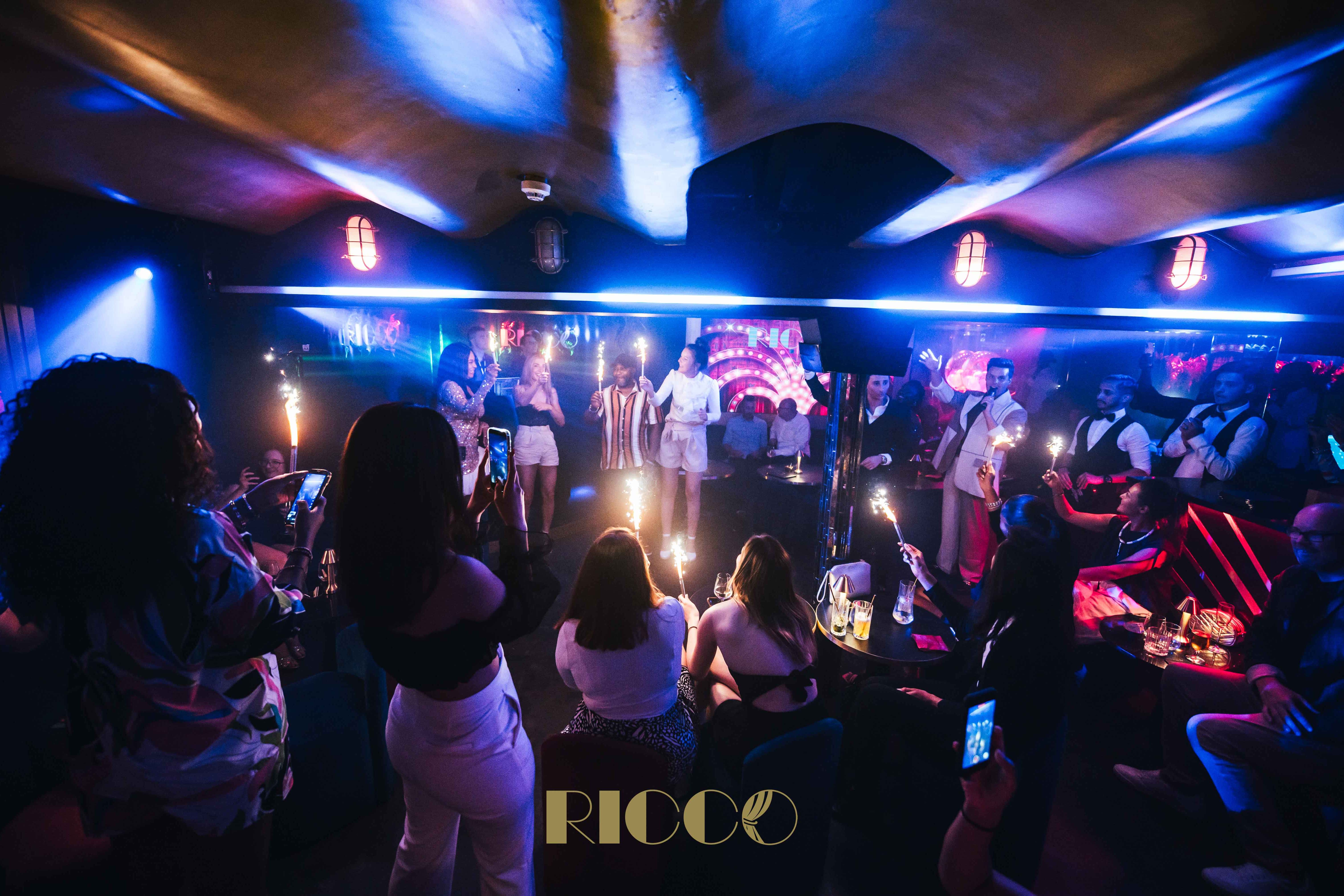 Restaurant & Lounge Group Bookings in Kensington 10