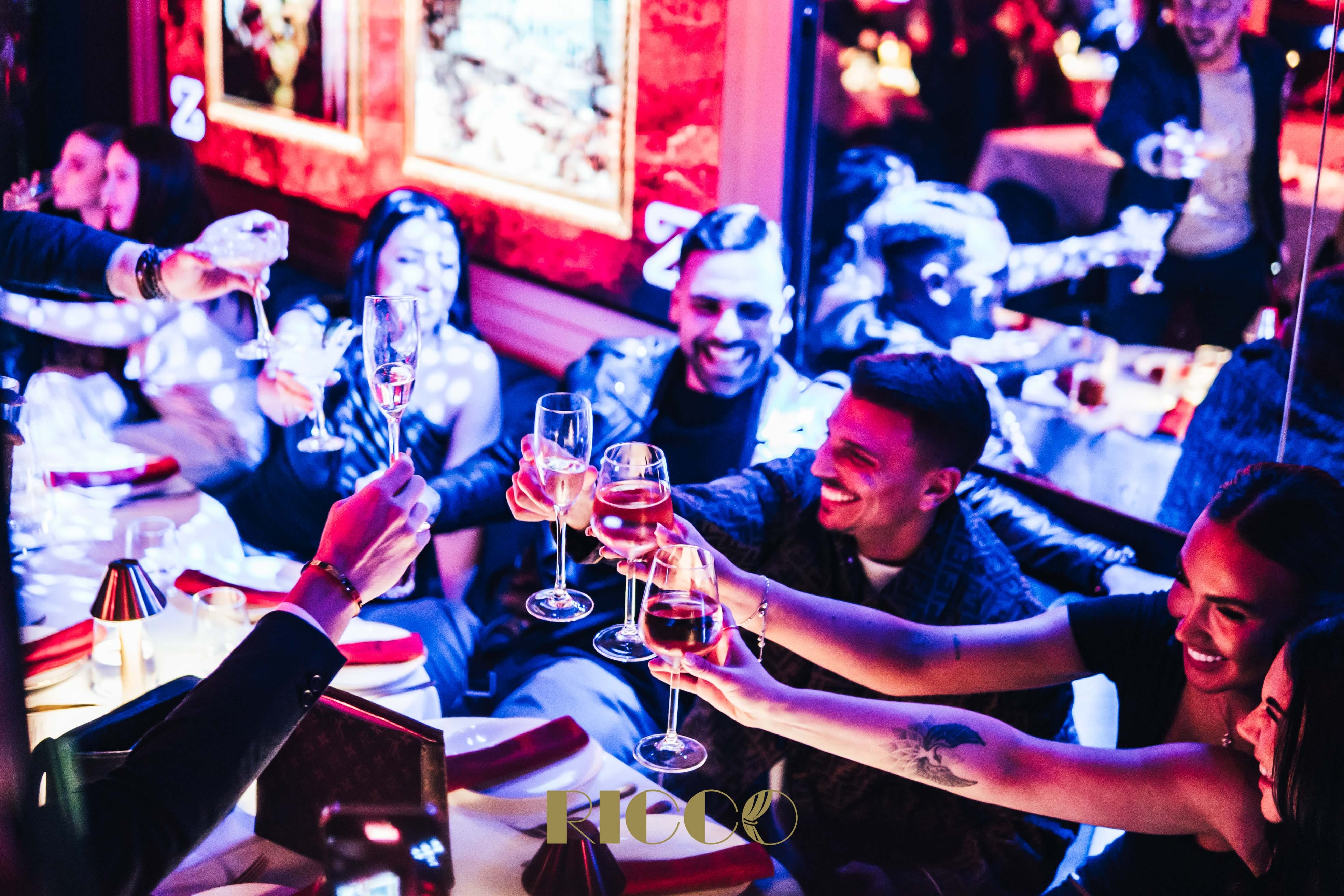Restaurant & Lounge Group Bookings in Kensington 1