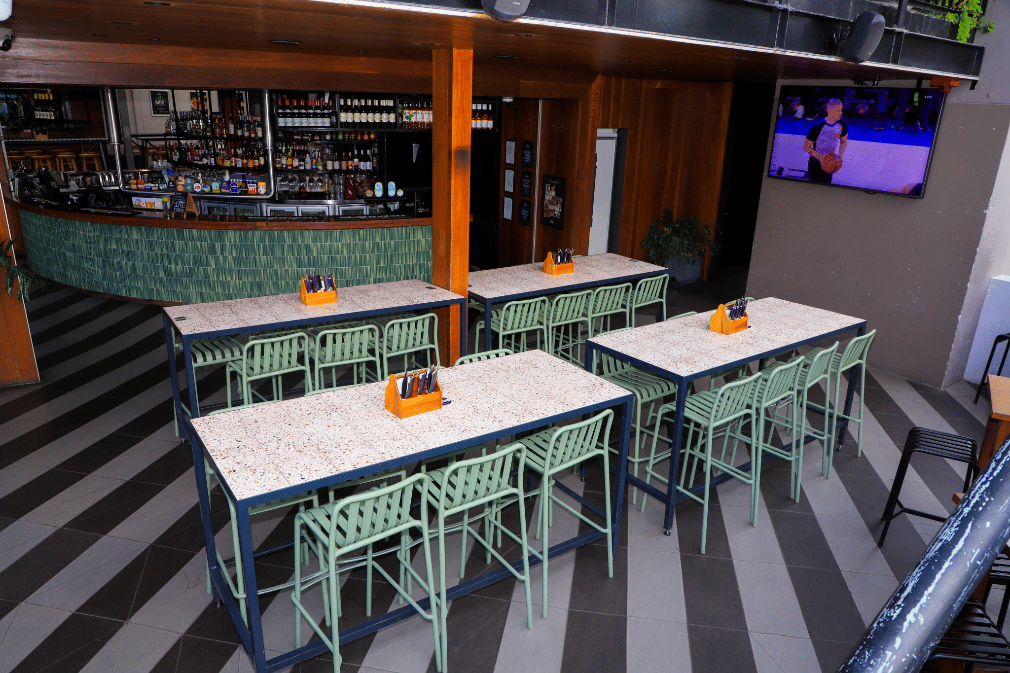 Duplicate of Live Bar 2