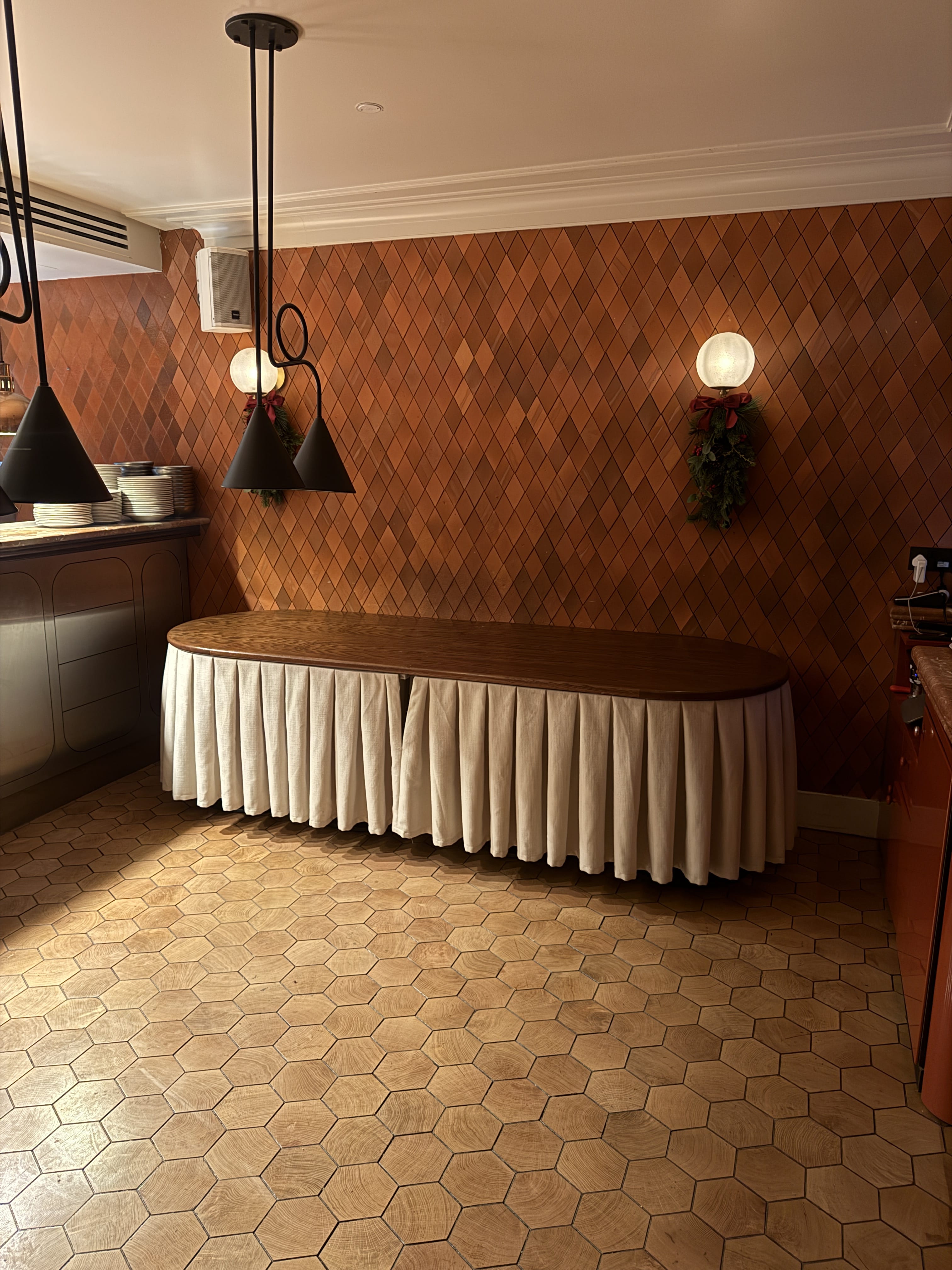 Henri Restaurant - Standing Reception 3