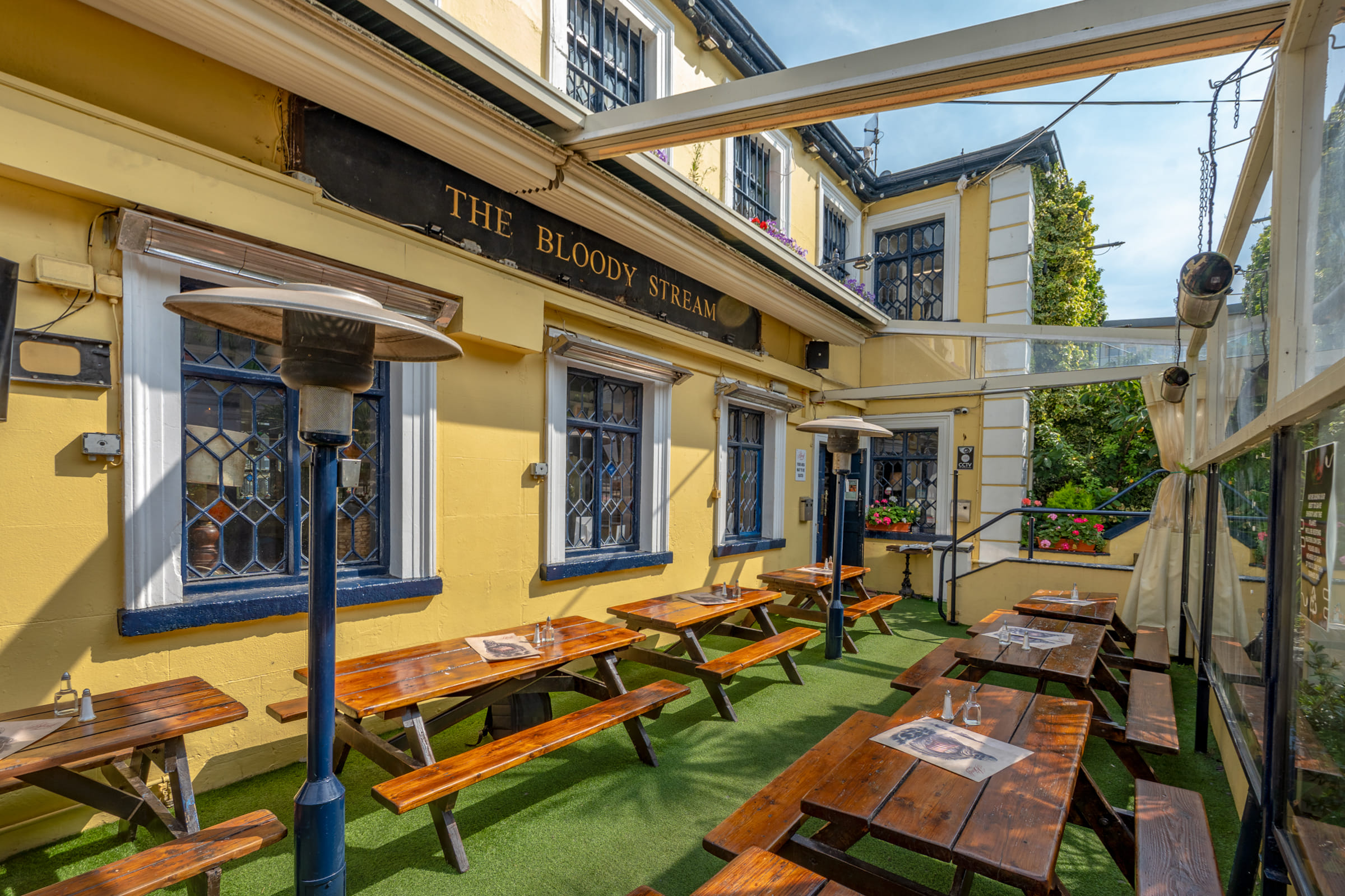 The Garden Bar 1