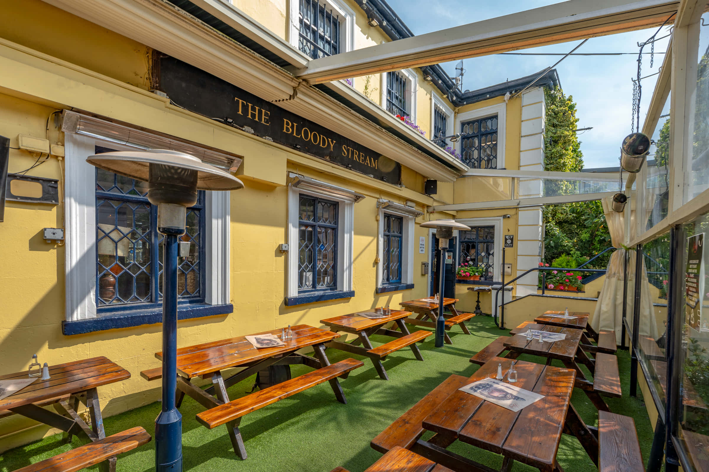 The Garden Bar 1