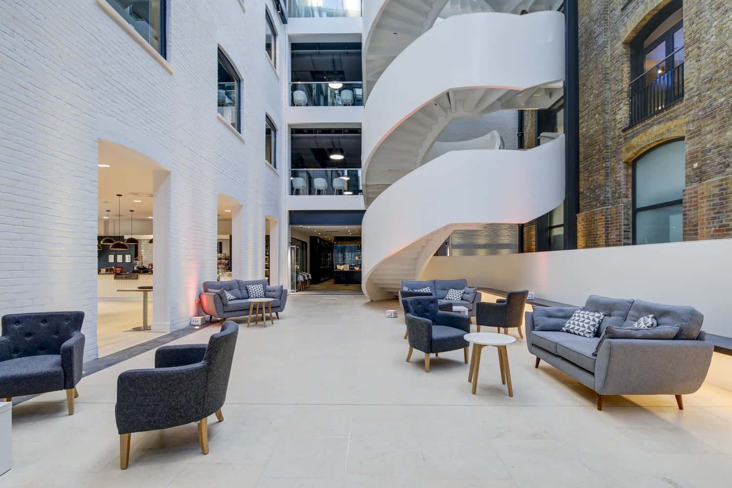 Atrium 0