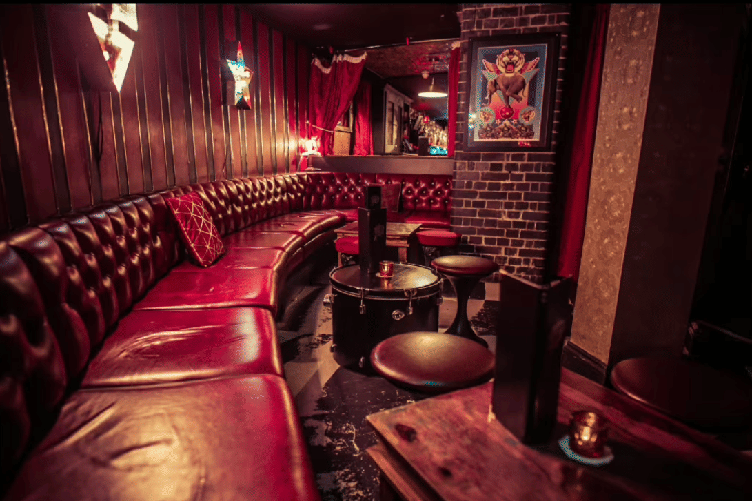 Red Room 0