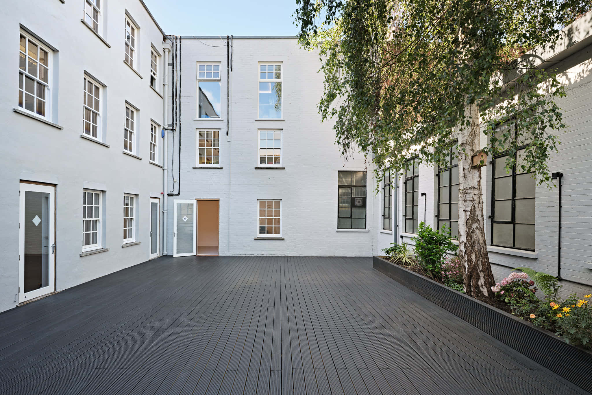 Studio 6 + The Courtyard 3D tour