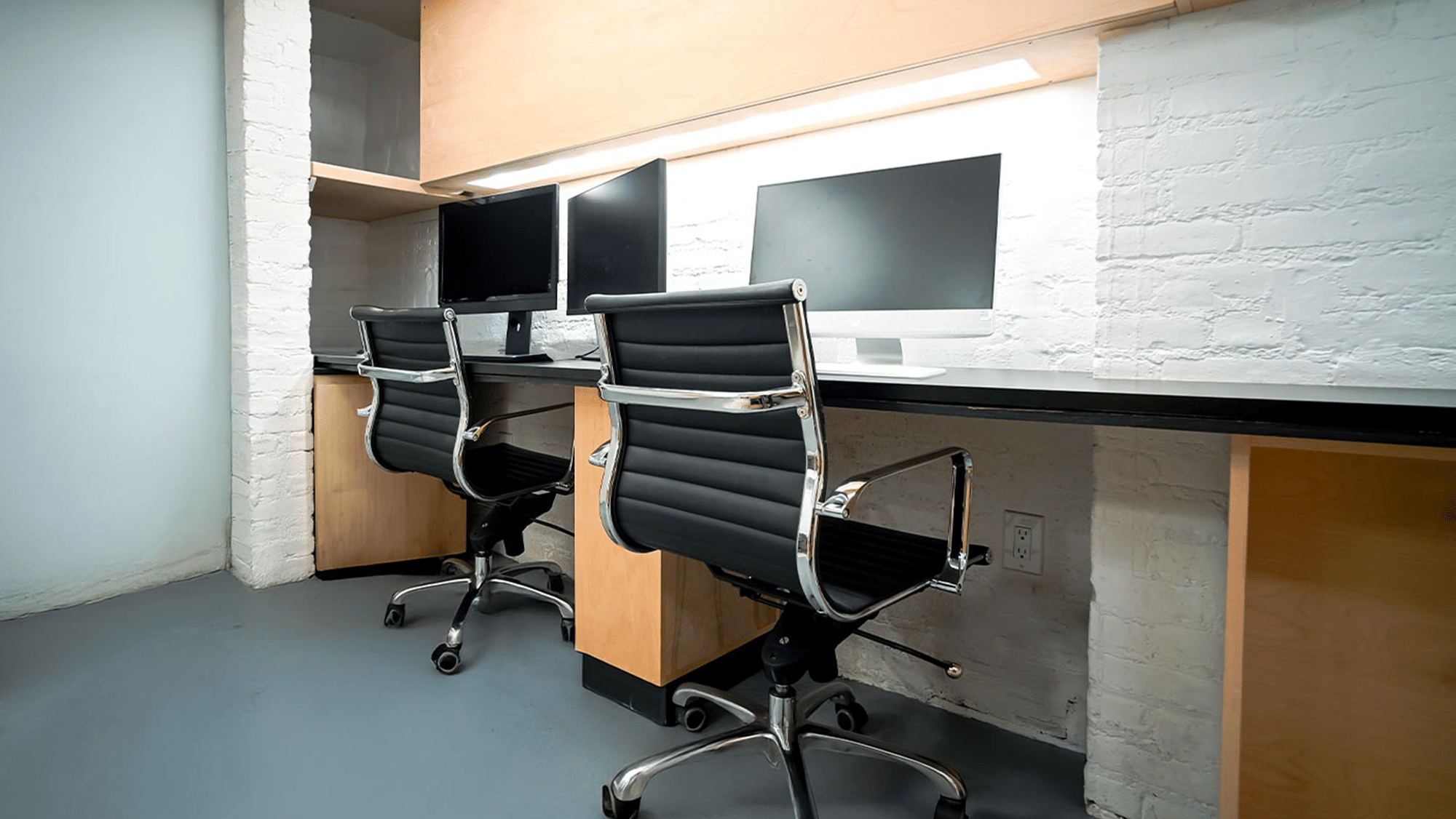 Palladio Alcove - Three Person Workspace 2