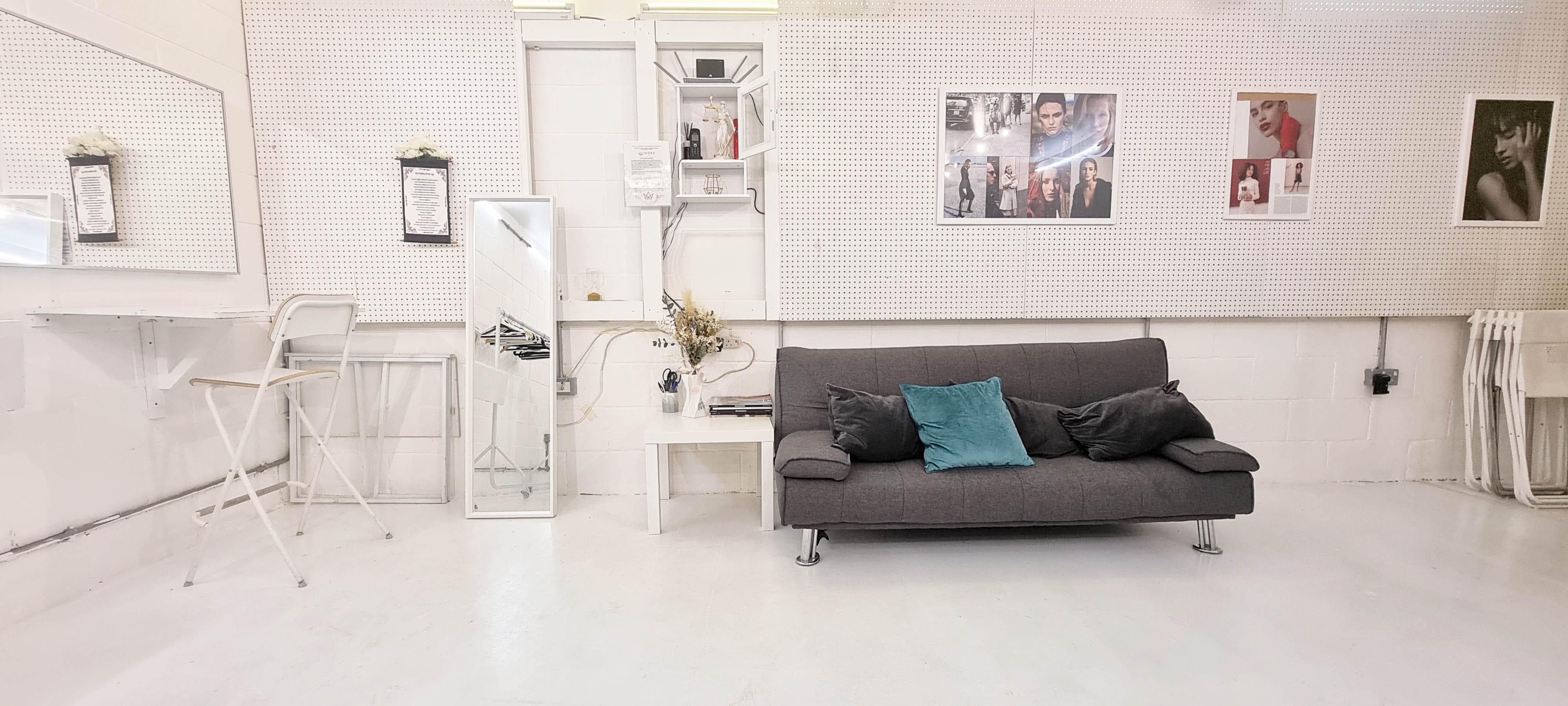 Daylight / Blackout / Events / Photo / Video Infinity Cove Studio - White Space 2 of 2 3