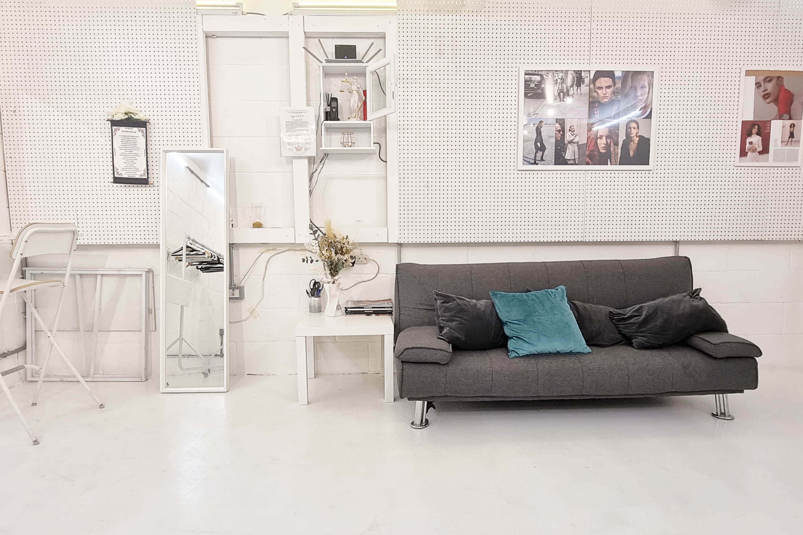 Daylight / Blackout / Events / Photo / Video Infinity Cove Studio - White Space 2 of 2 3