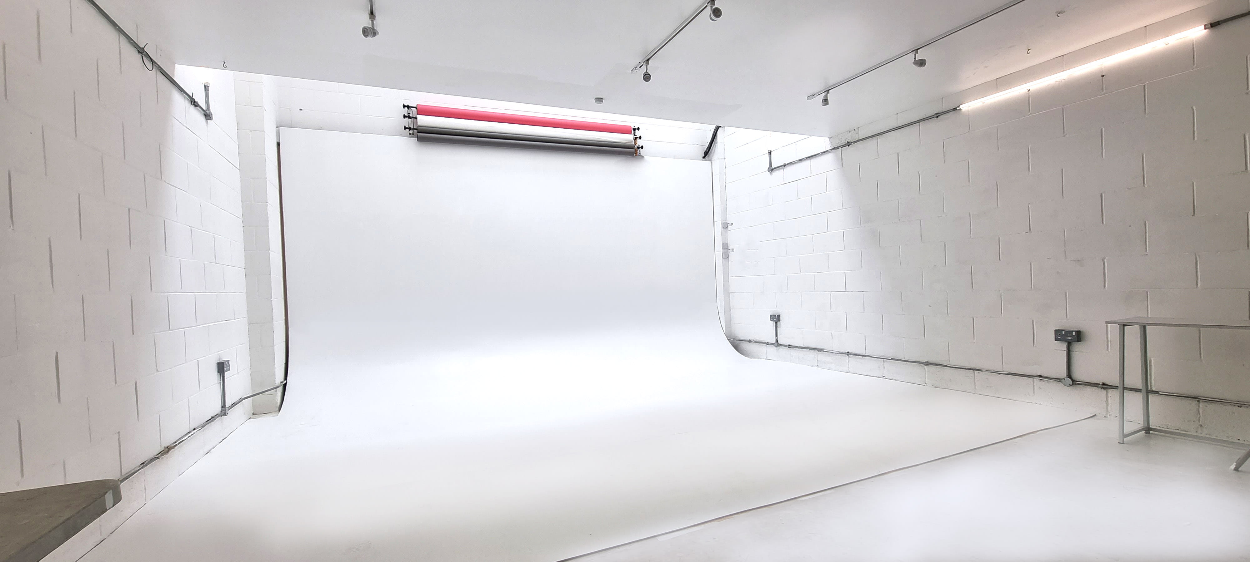 Daylight / Blackout / Events / Photo / Video Infinity Cove Studio - White Space 2 of 2 9