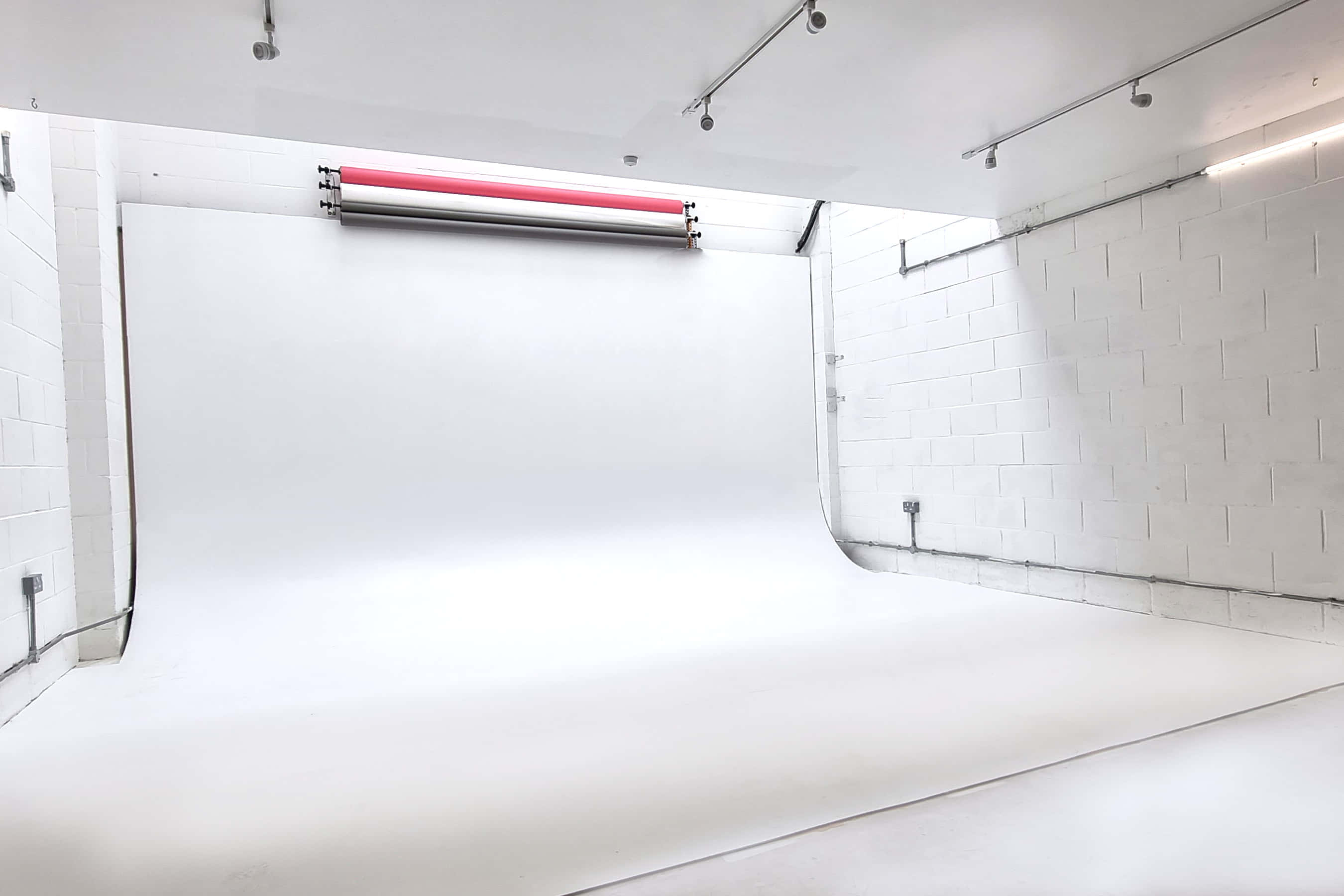 Daylight / Blackout / Events / Photo / Video Infinity Cove Studio - White Space 2 of 2 9