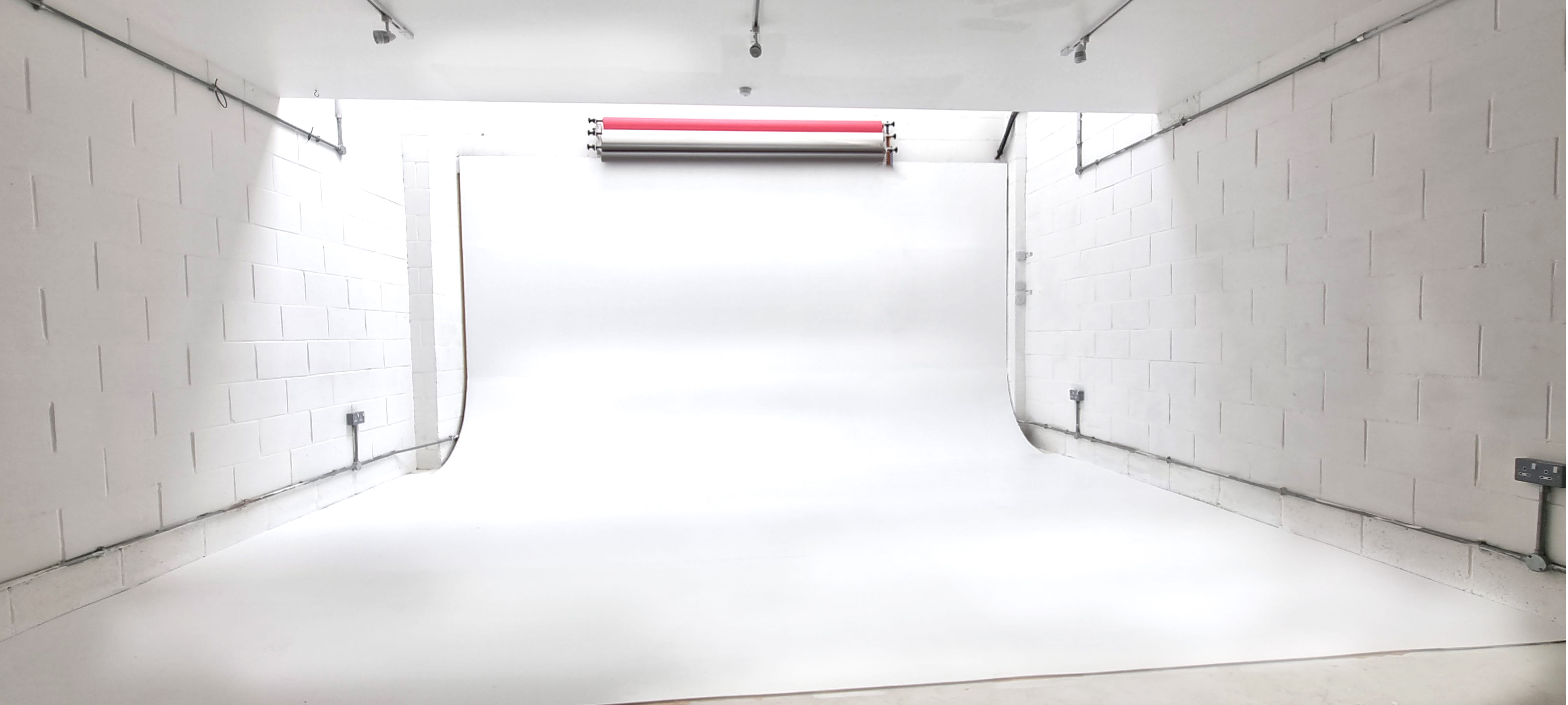 Daylight / Blackout / Events / Photo / Video Infinity Cove Studio - White Space 2 of 2