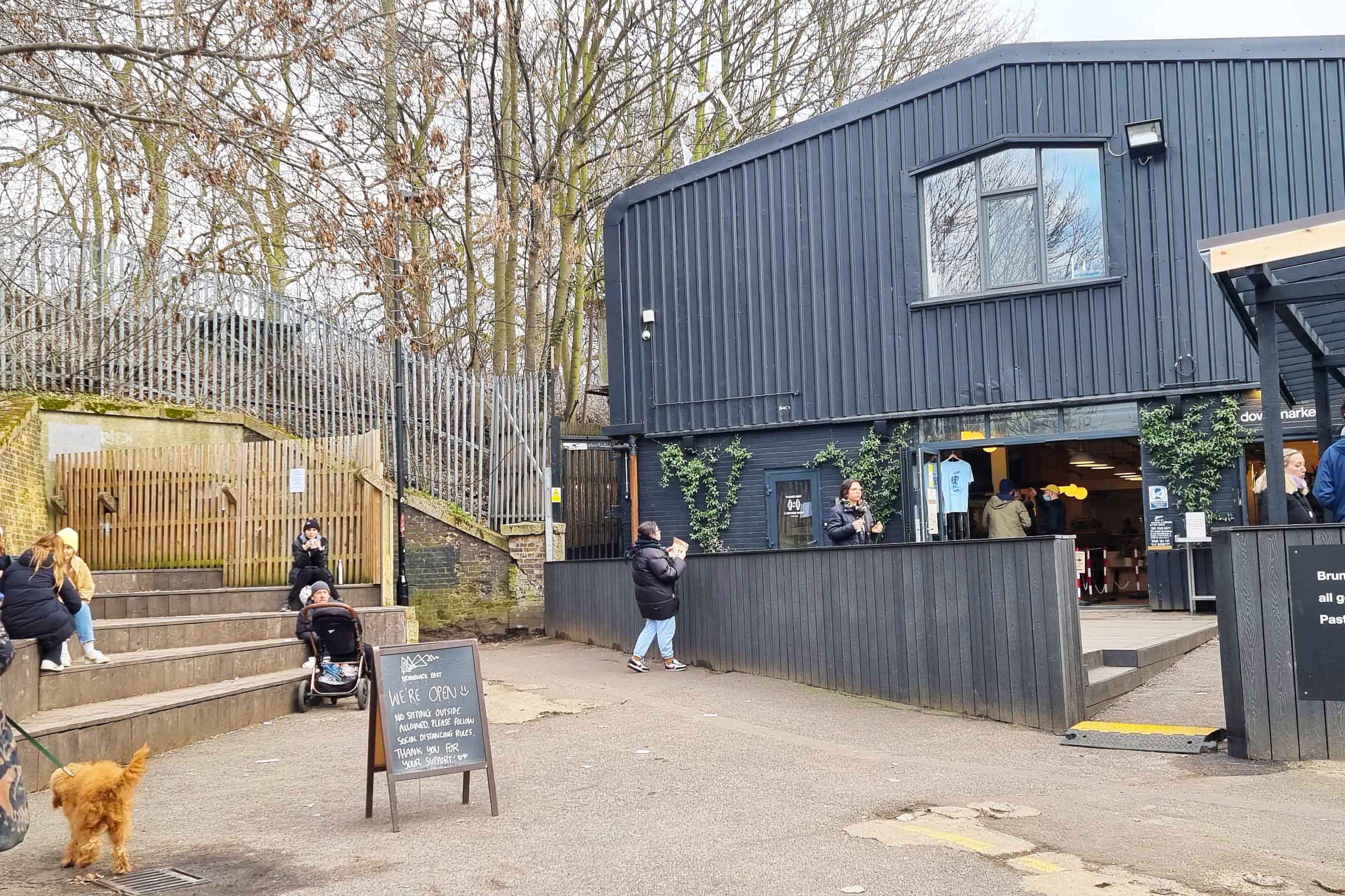 Daylight / Blackout/ Video / Photo Studio - White Space 1 of 2 7