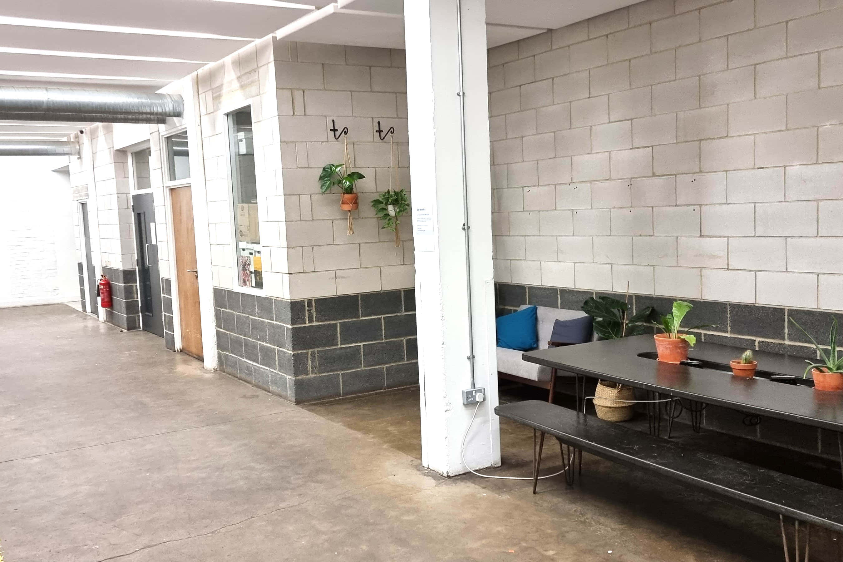 Daylight / Blackout/ Video / Photo Studio - White Space 1 of 2 5