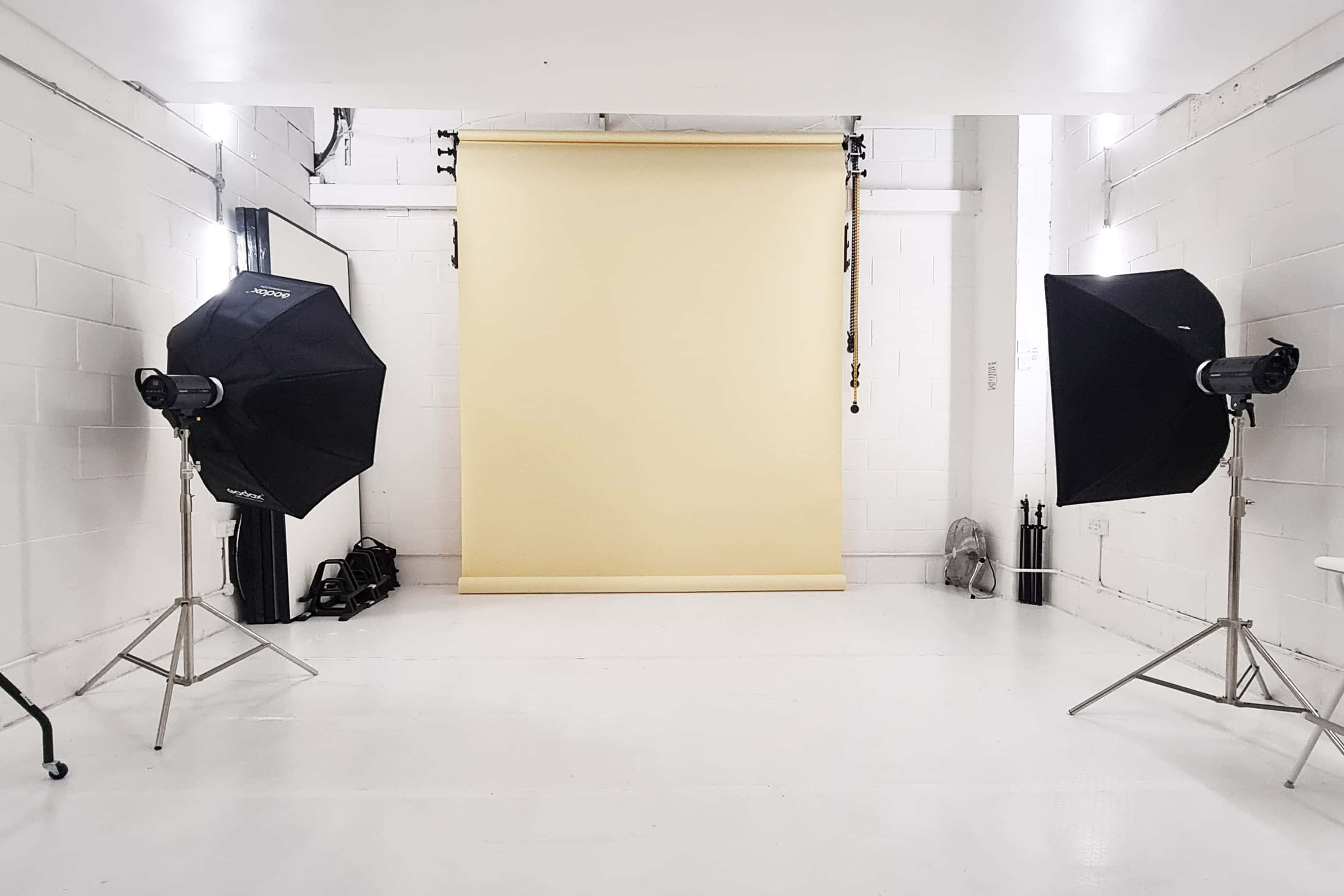 Daylight / Blackout/ Video / Photo Studio - White Space 1 of 2 0