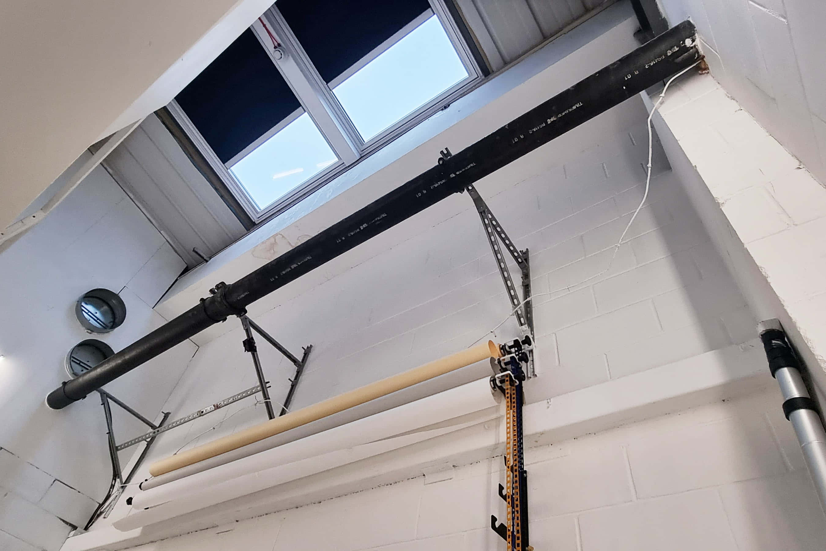 Daylight / Blackout/ Video / Photo Studio - White Space 1 of 2 1