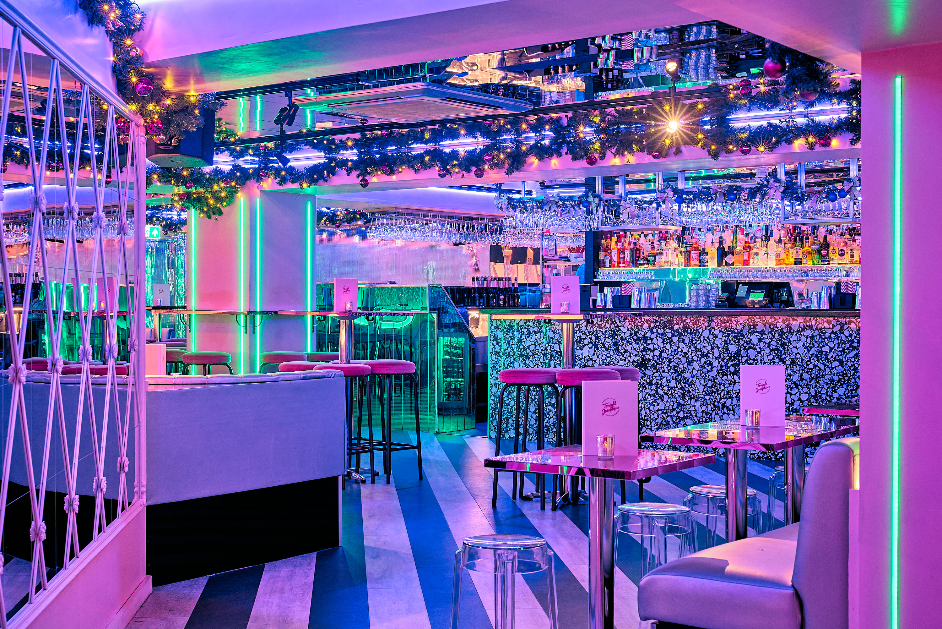 Main Bar 2