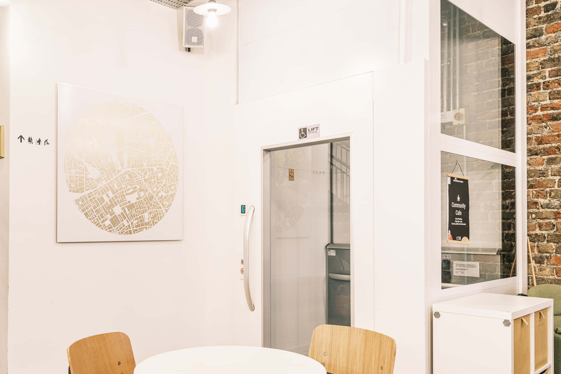 Upper Room: 200-person Auditorium for Conferences, Events & Premium Live Streaming 9