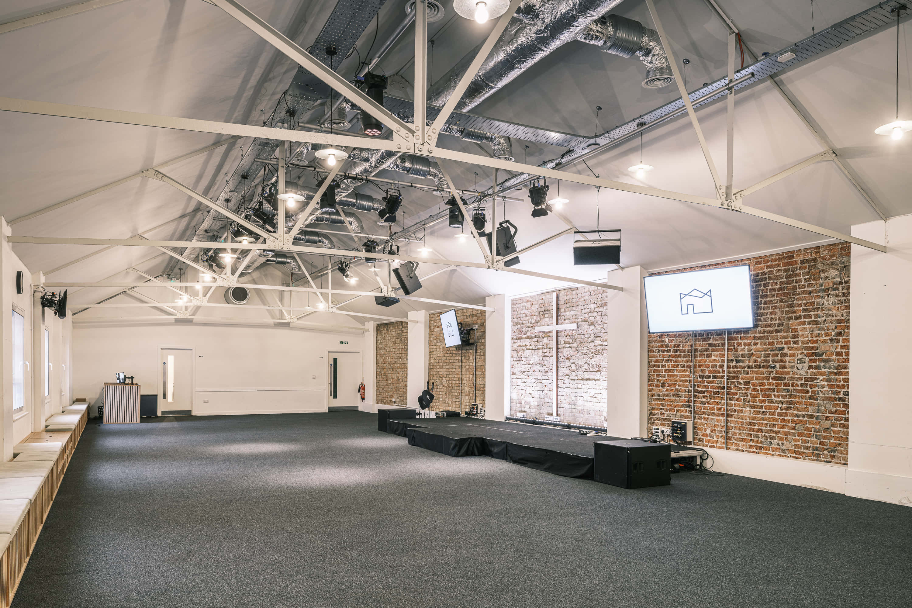 Upper Room: 200-person Auditorium for Conferences, Events & Premium Live Streaming 1