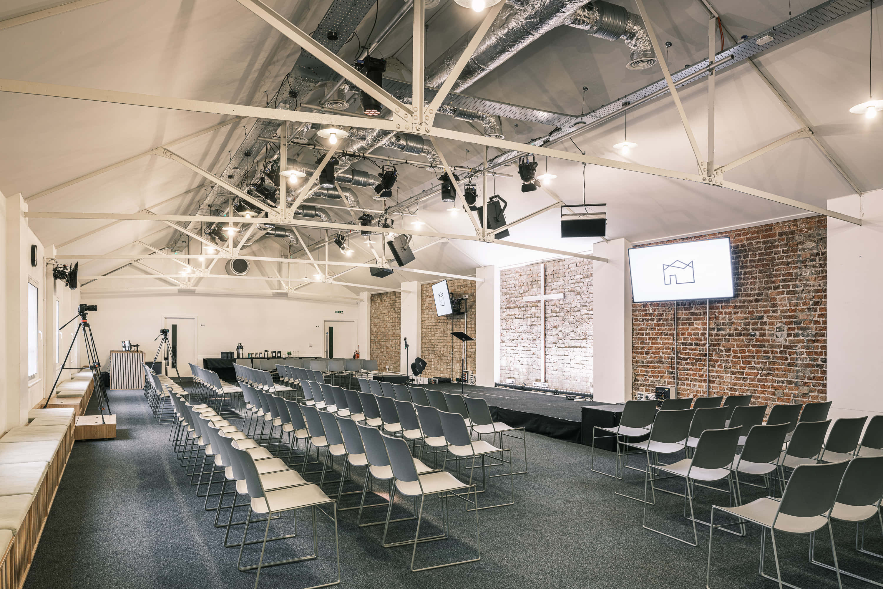 Upper Room: 200-person Auditorium for Conferences, Events & Premium Live Streaming 3