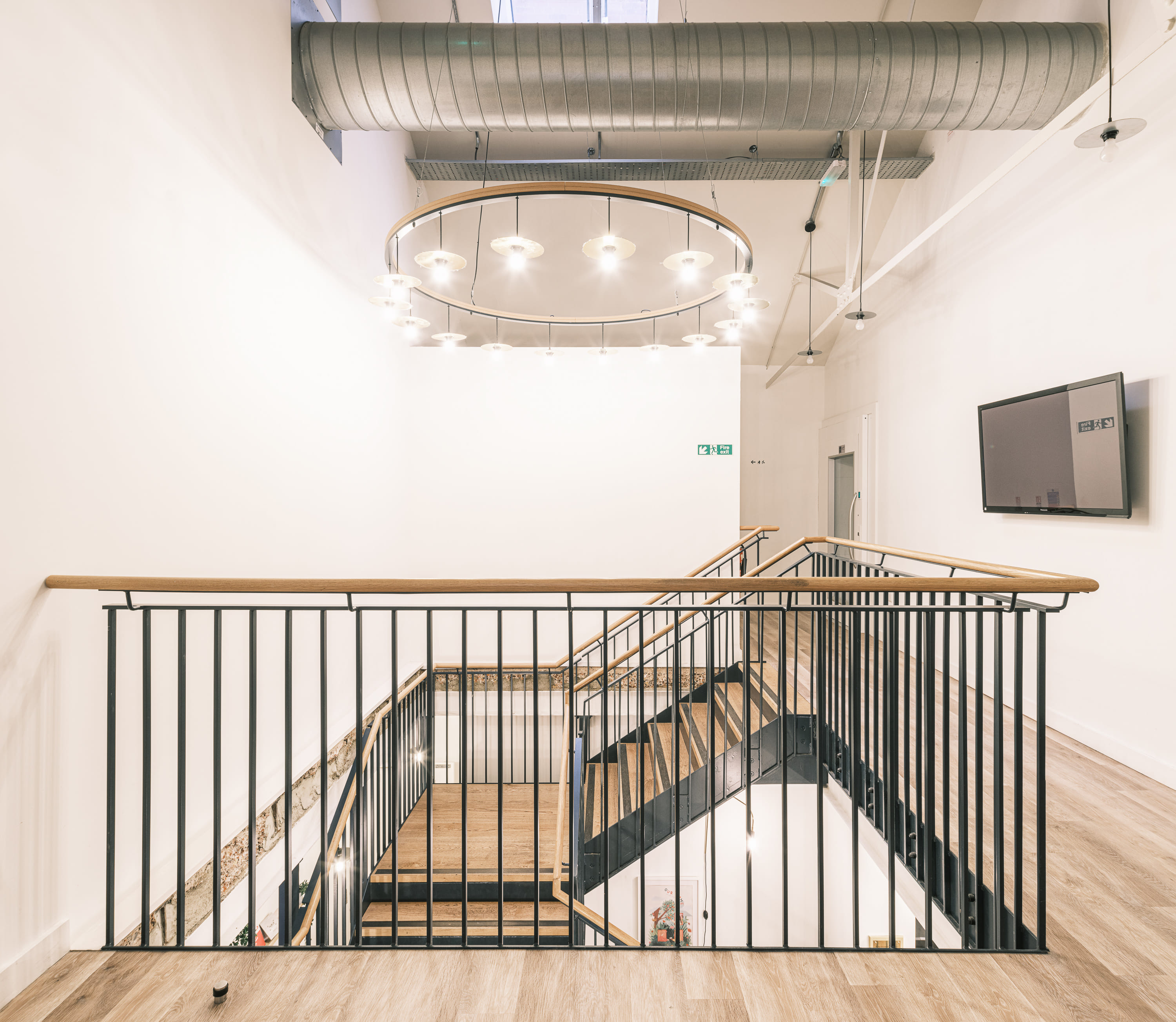 Upper Room: 200-person Auditorium for Conferences, Events & Premium Live Streaming 10