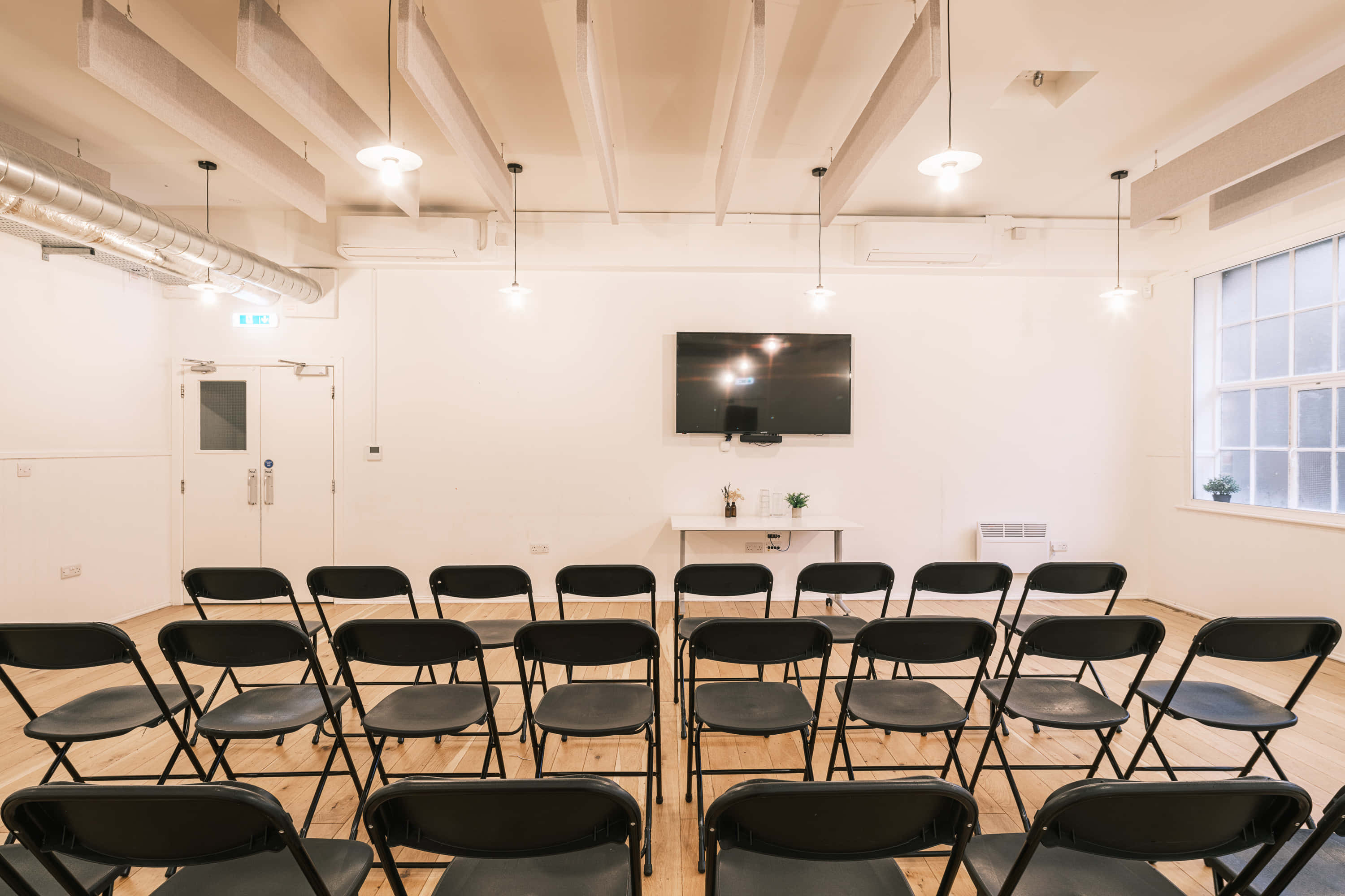 Fleet Room: Blank Canvas, 40-person event space with 65" Screen 3