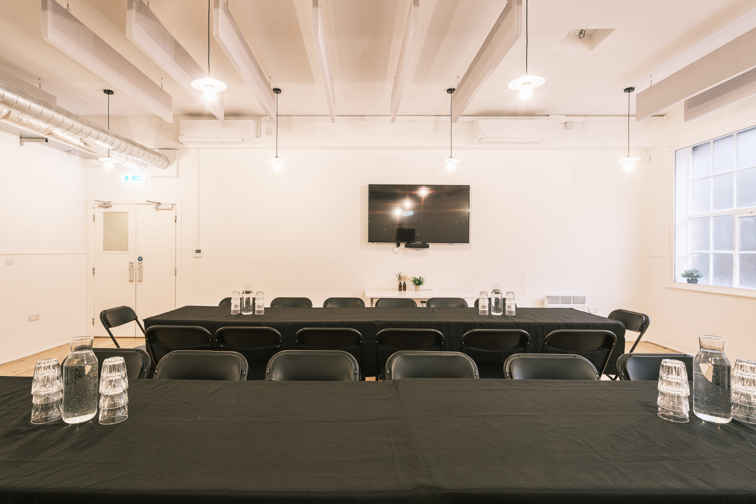 Fleet Room: Blank Canvas, 40-person event space with 65" Screen 7