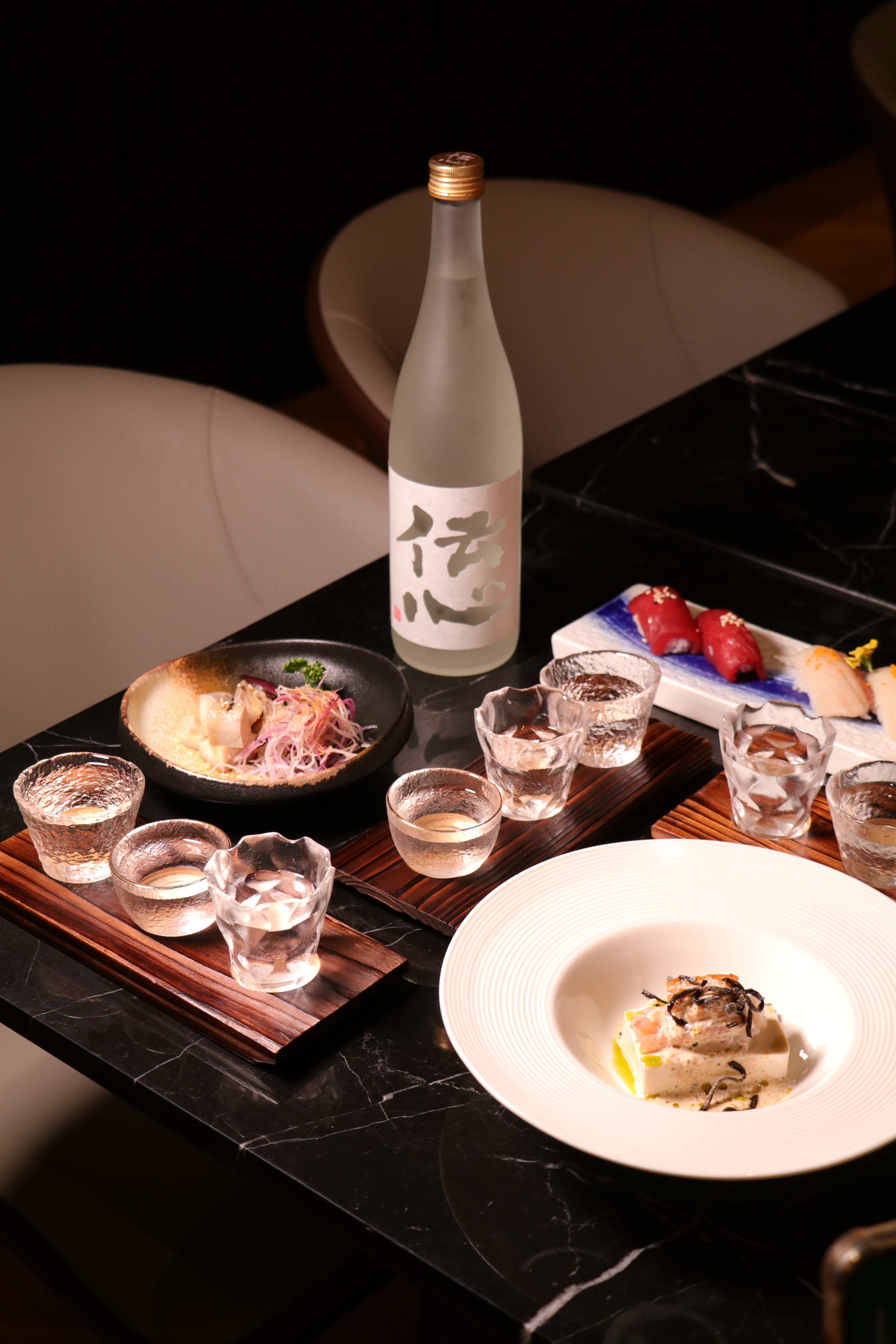 Whole Restaurant 6